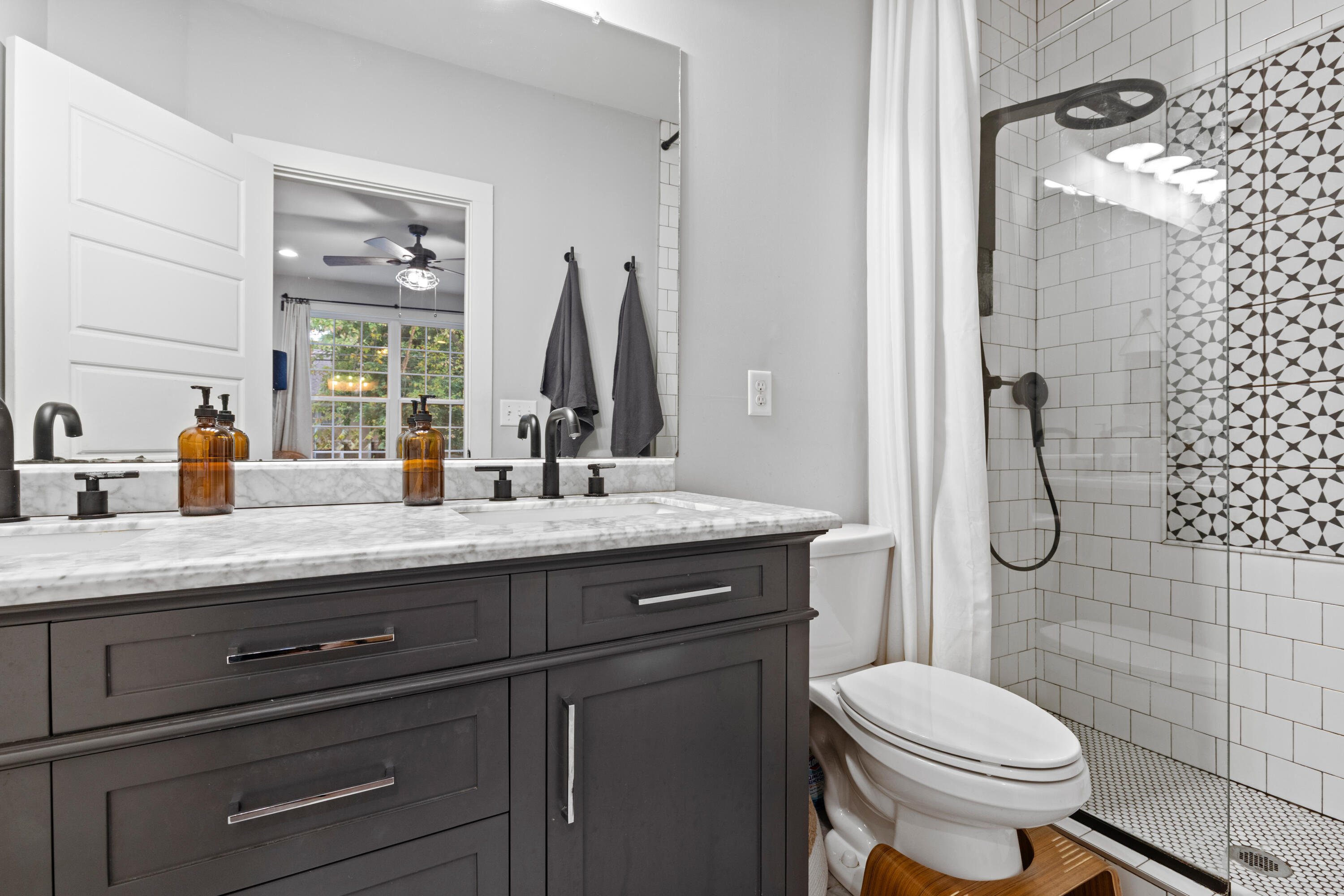 222 Eveningside Drive, 26 & Pt 27