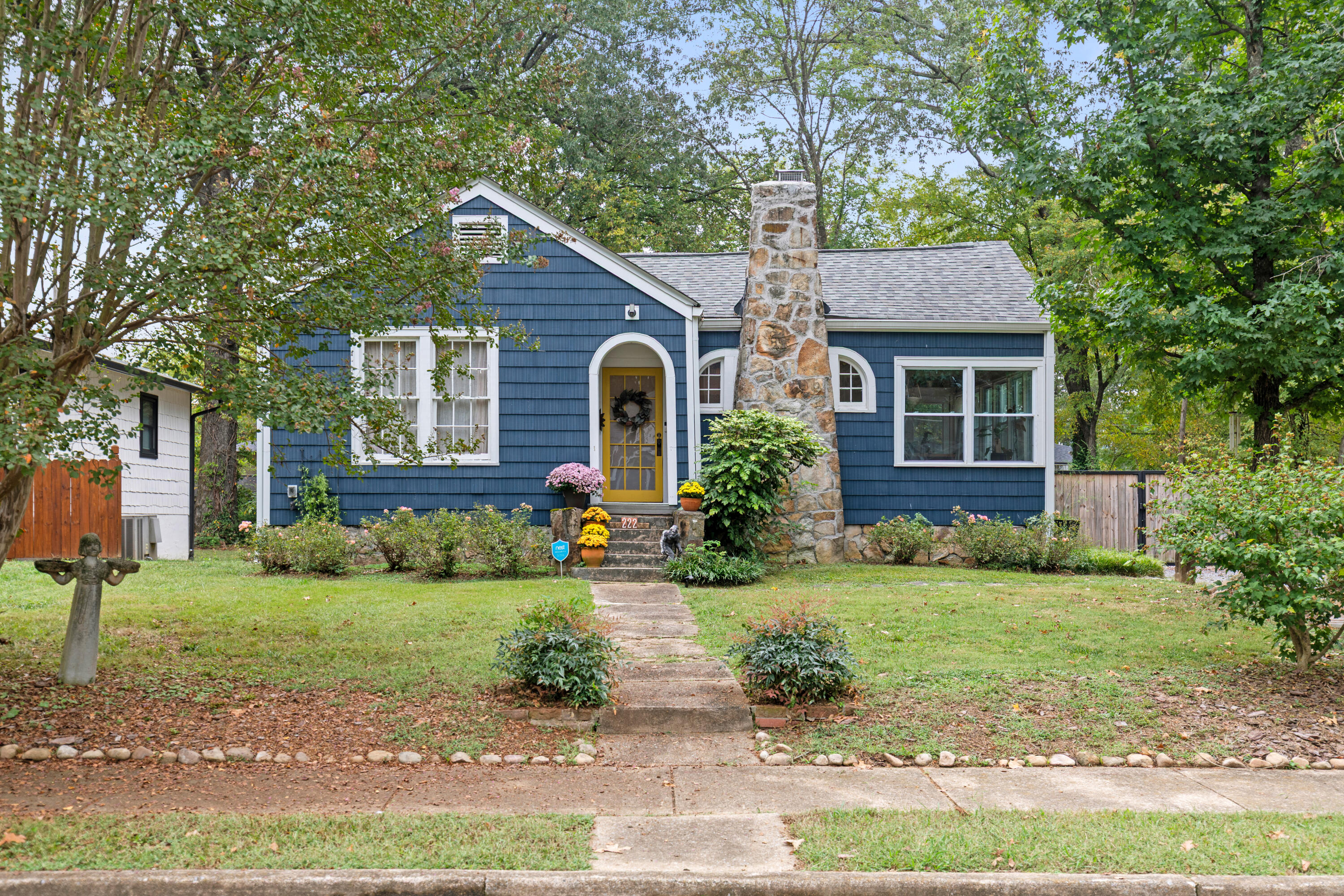 222 Eveningside Drive, 26 & Pt 27