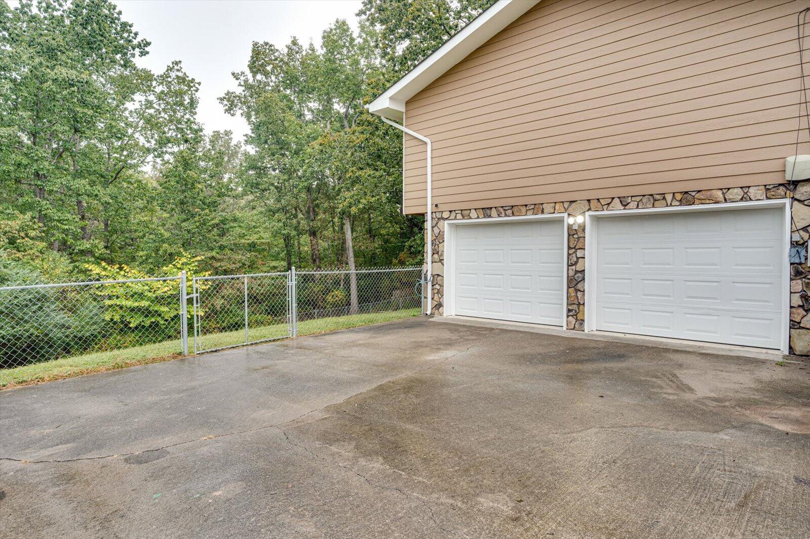 4925 Hunter Village Drive