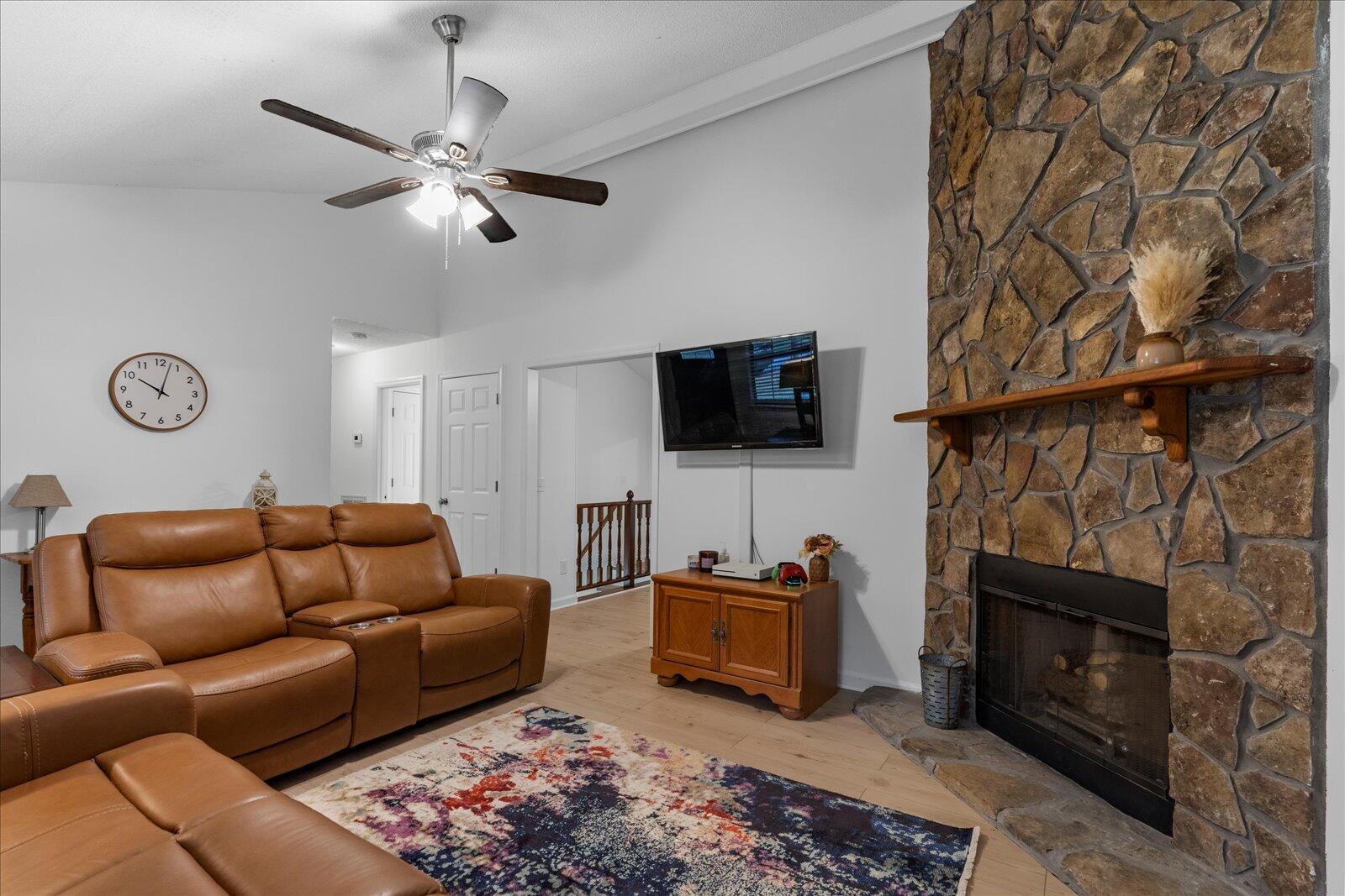 4925 Hunter Village Drive