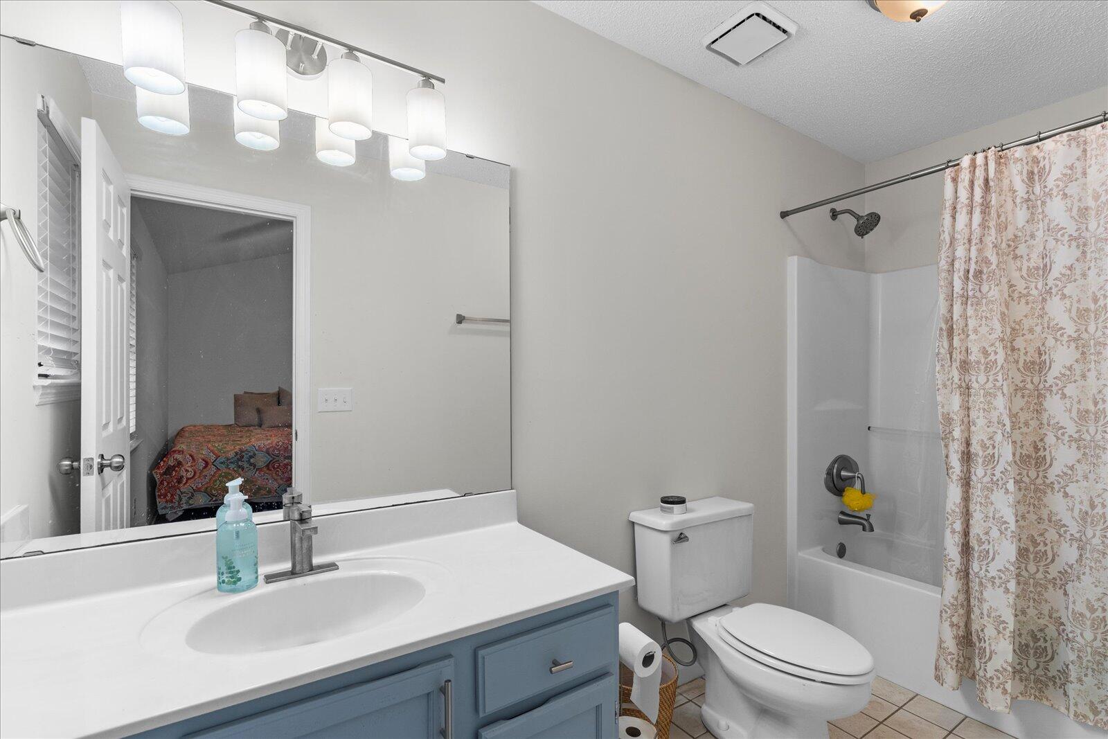 4925 Hunter Village Drive