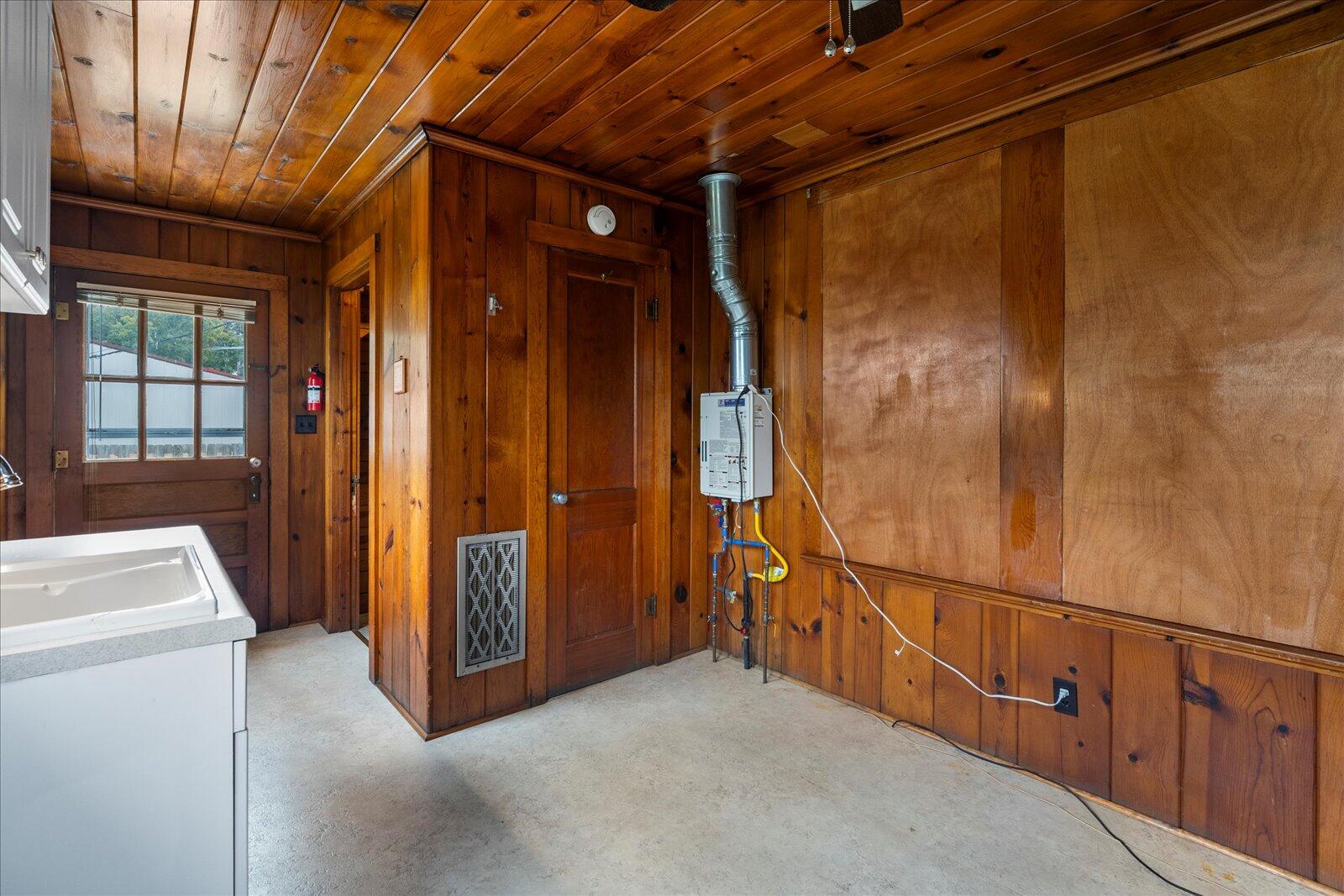 144 7th Avenue