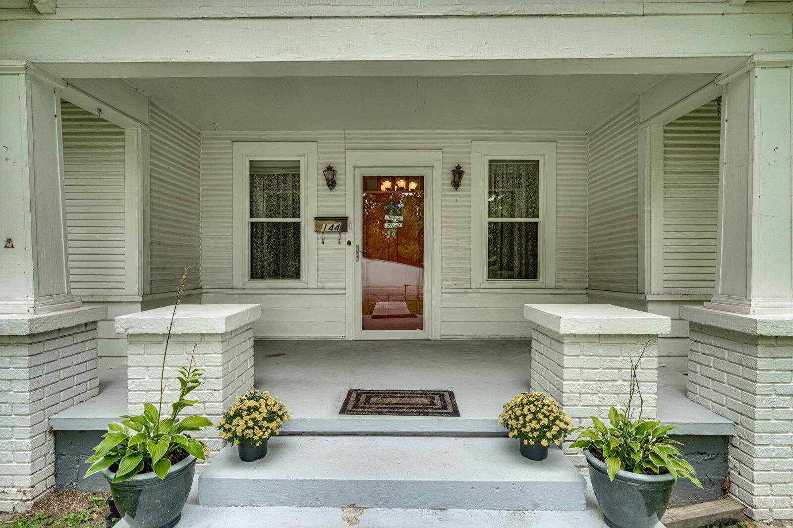 144 7th Avenue
