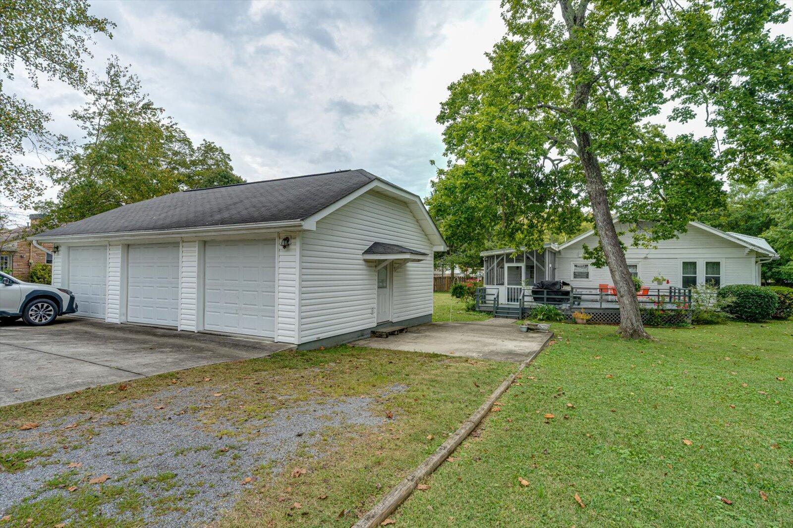 144 7th Avenue