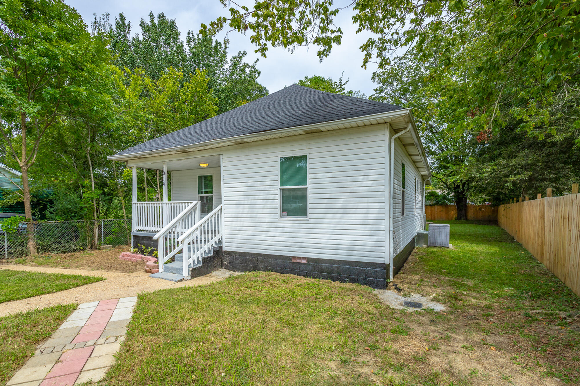 1014 Lee Avenue