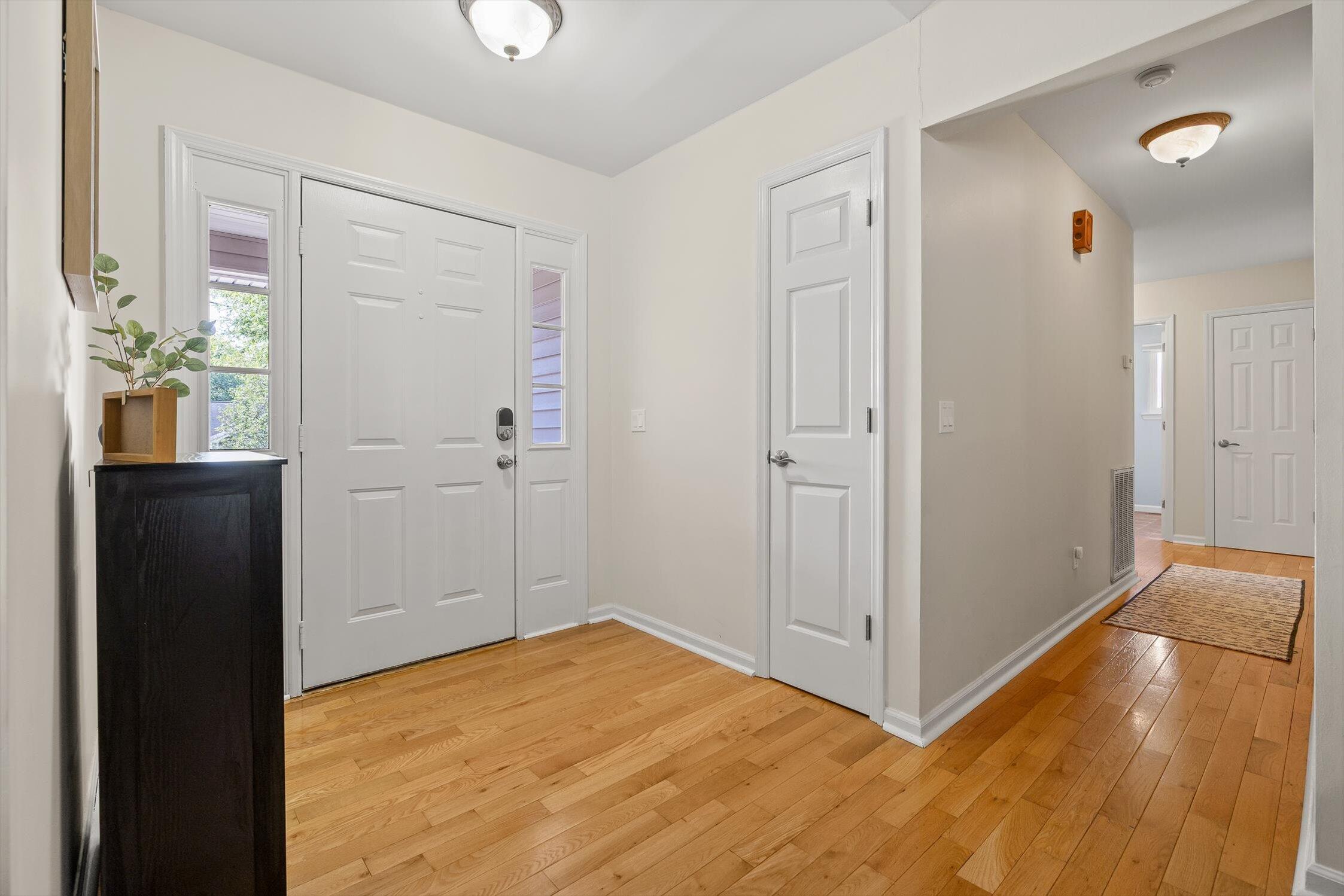 4504 Kings Lake Court