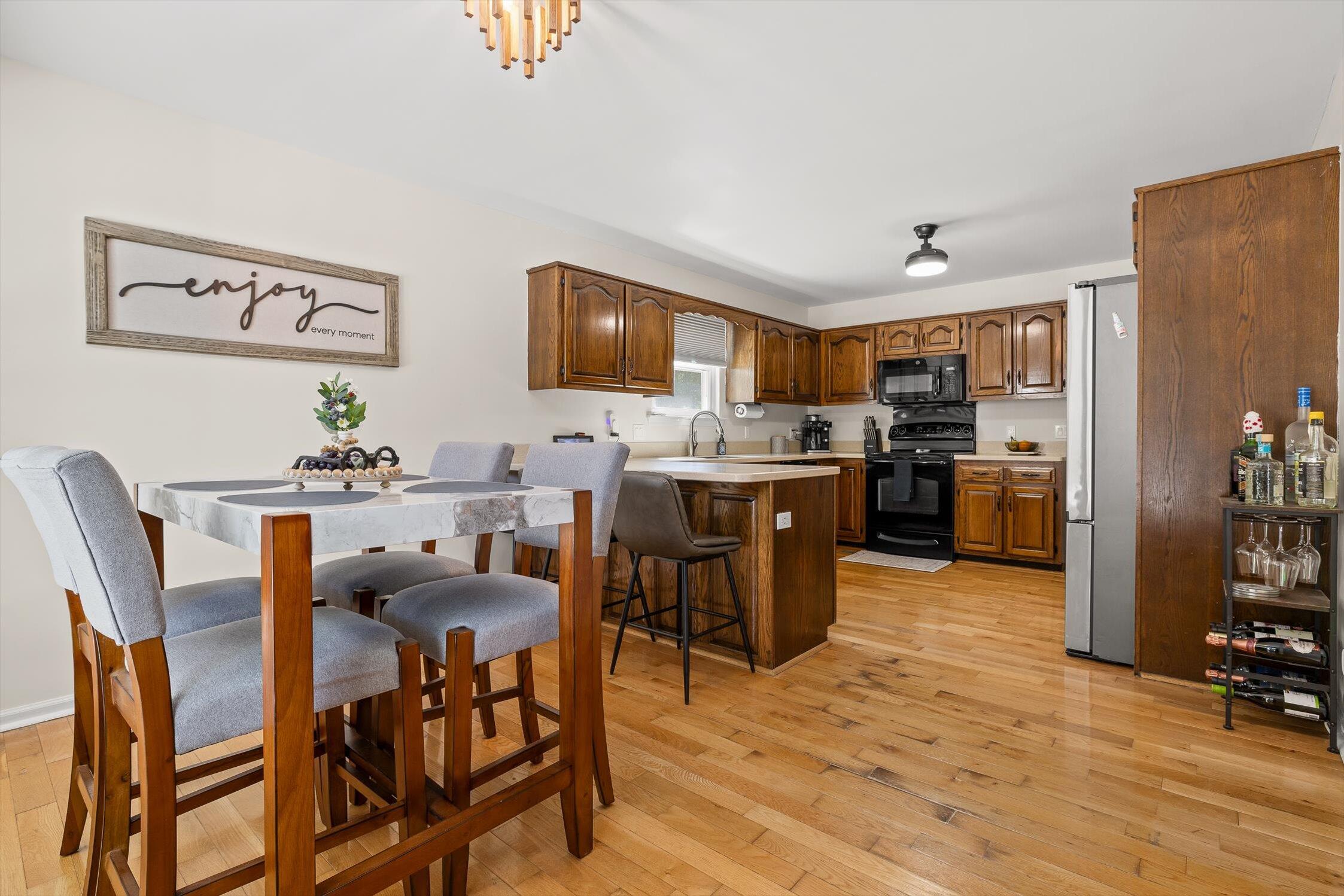 4504 Kings Lake Court