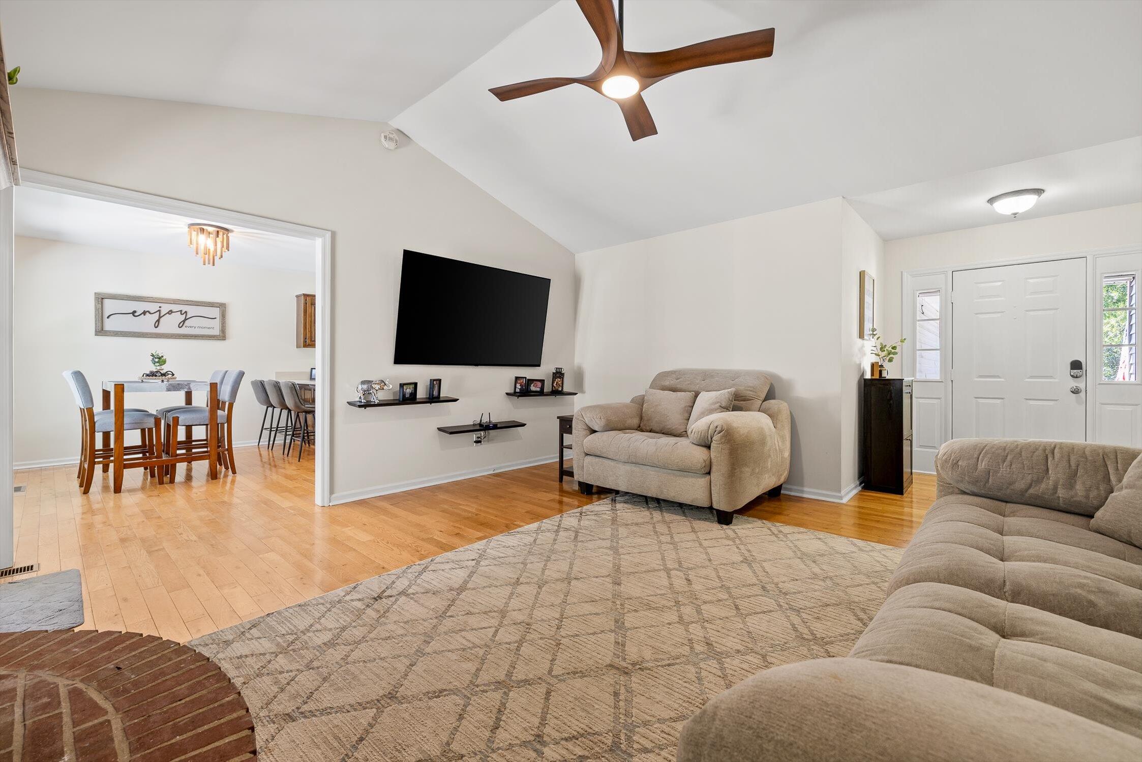 4504 Kings Lake Court