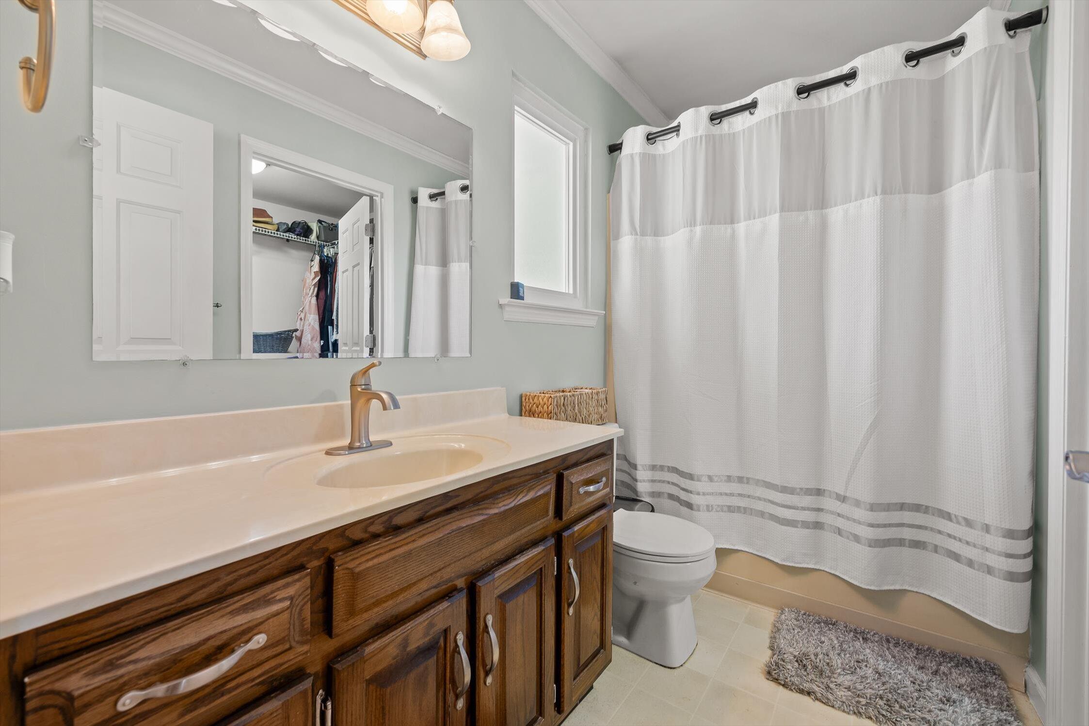 4504 Kings Lake Court