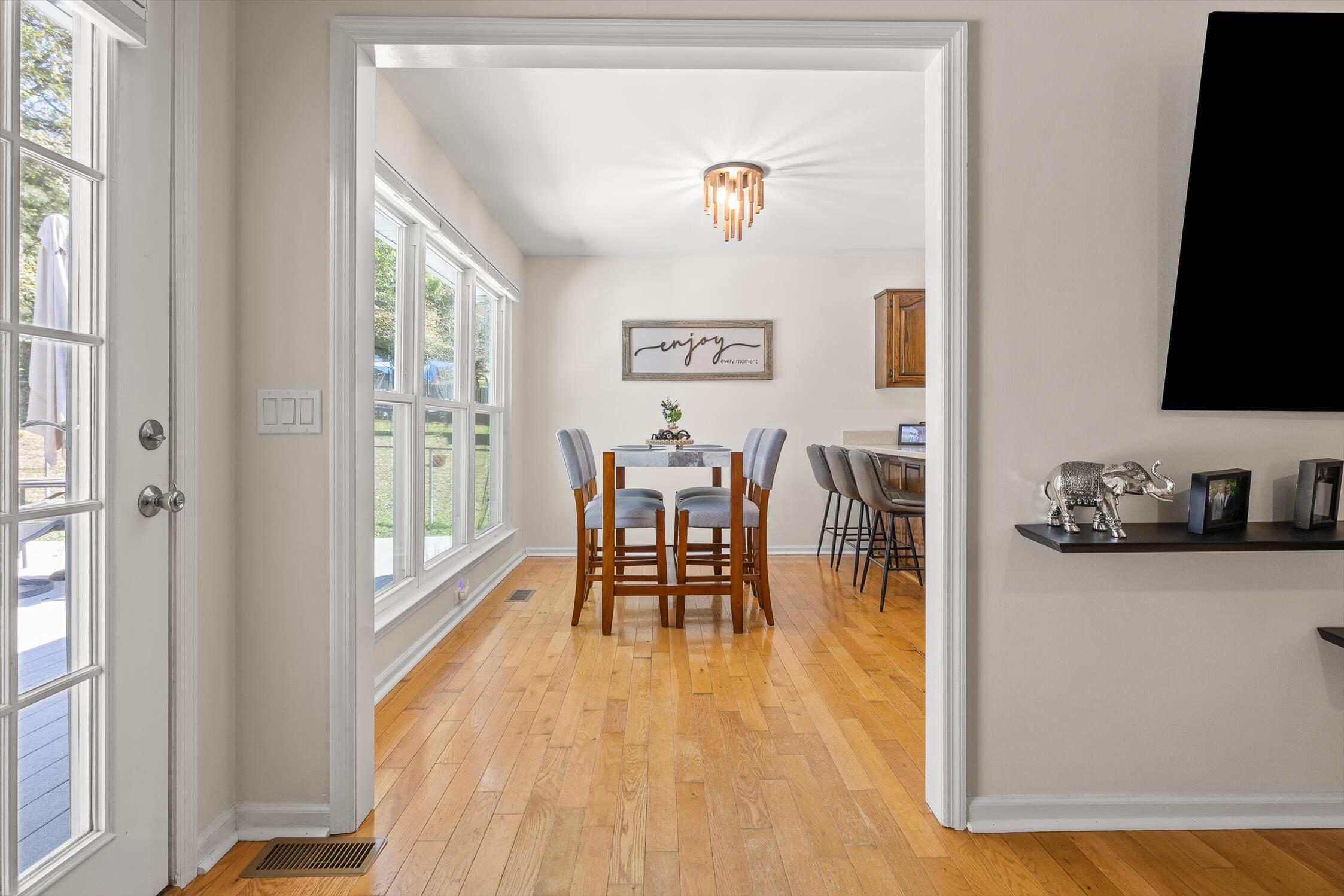 4504 Kings Lake Court