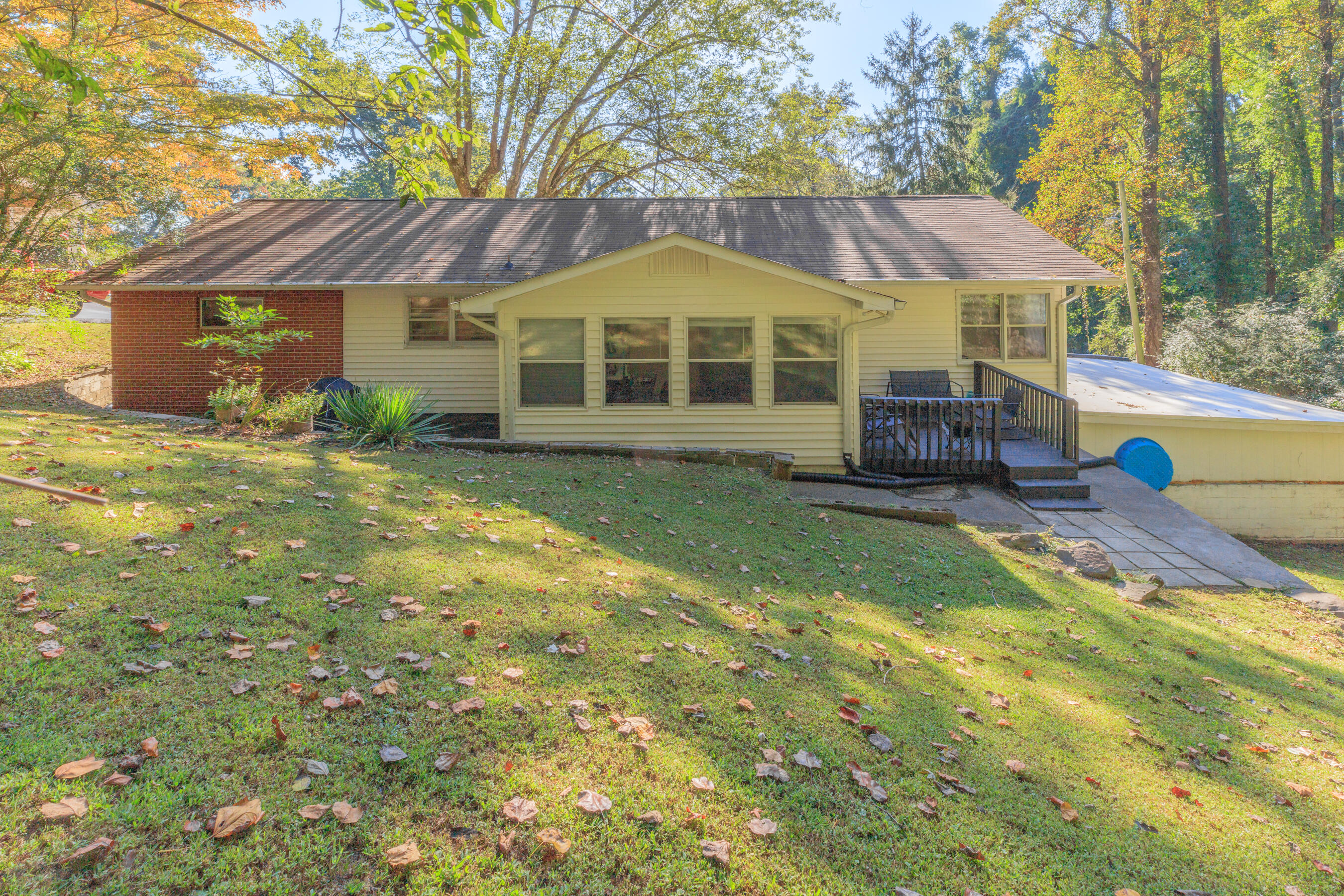 9851 Millsaps Street