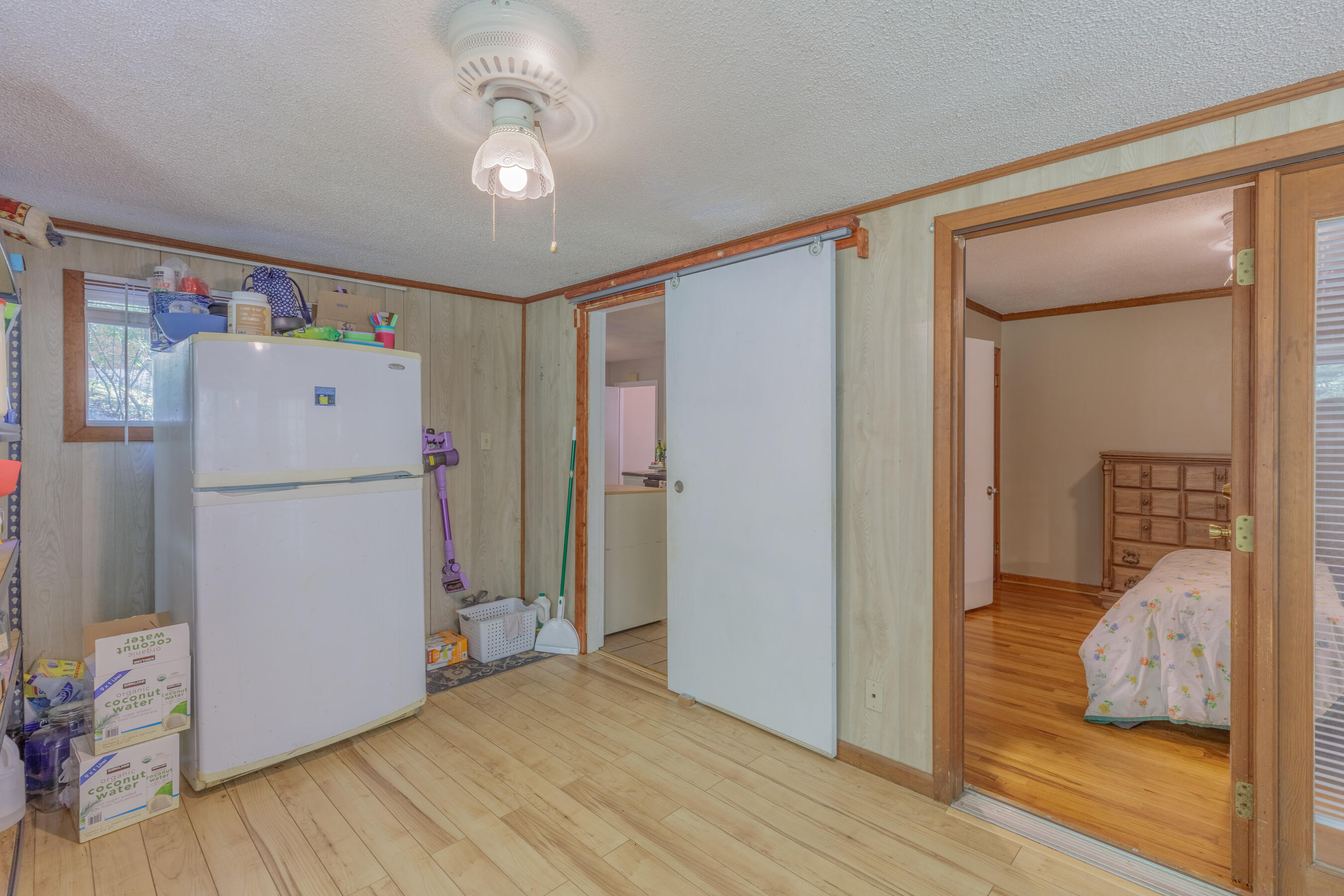 9851 Millsaps Street