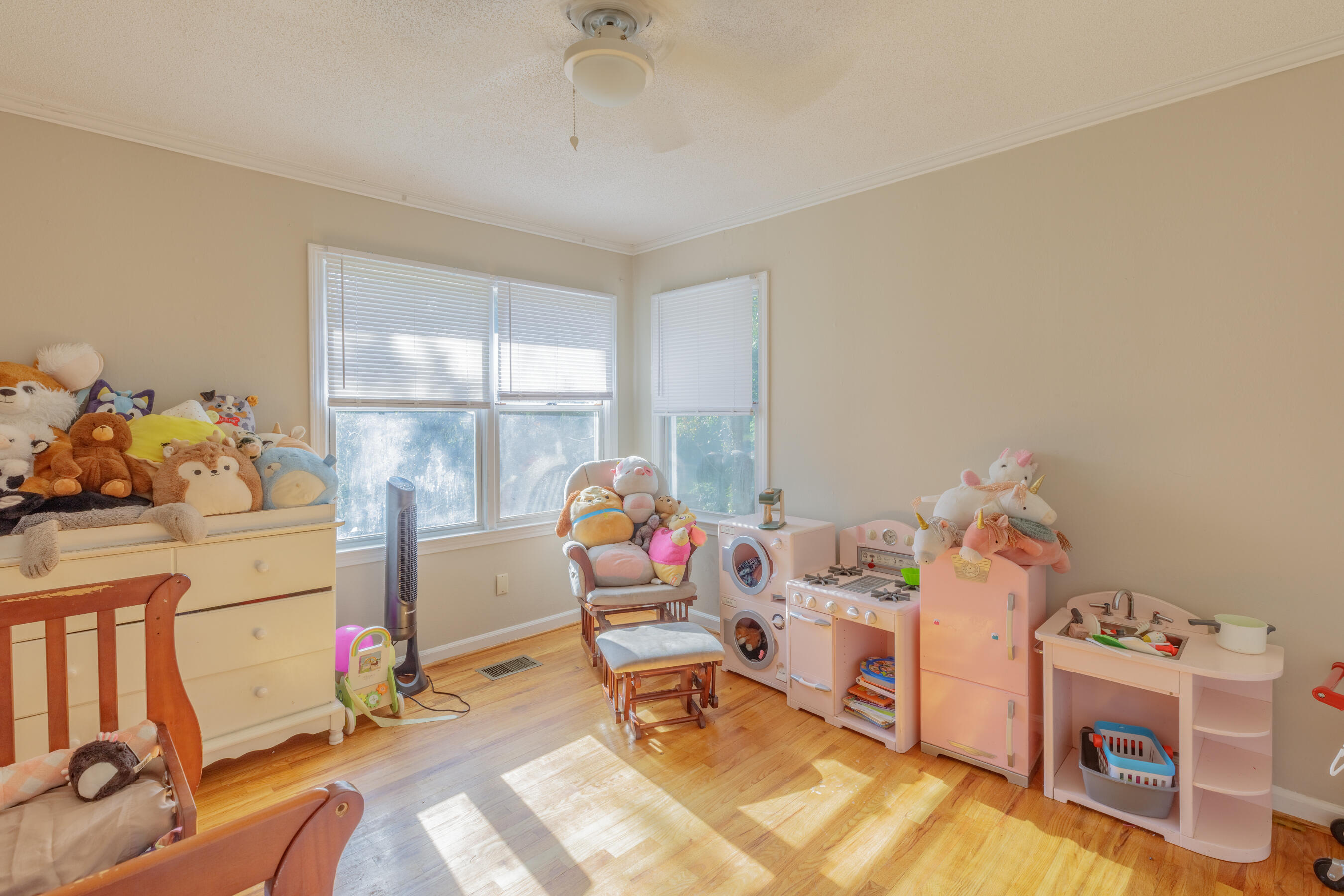 9851 Millsaps Street