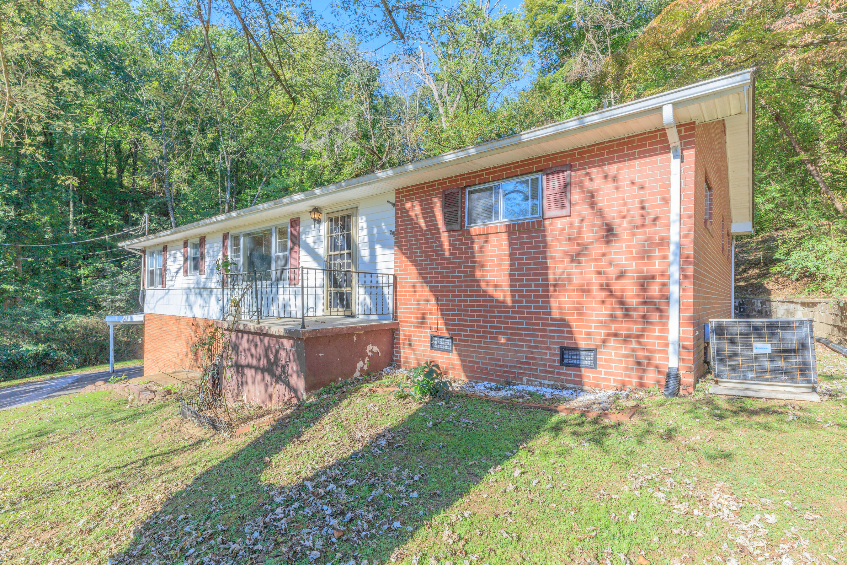 9851 Millsaps Street