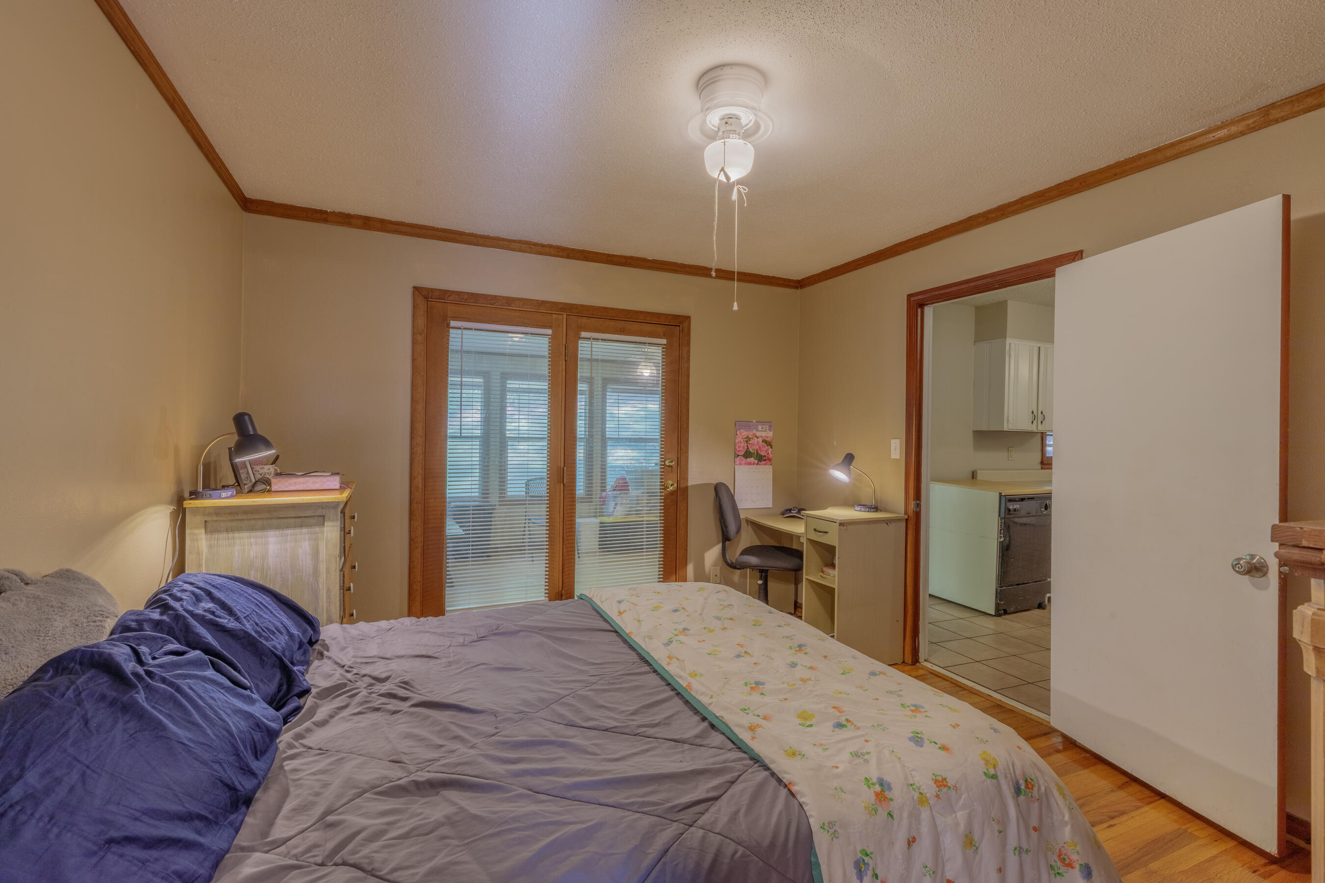 9851 Millsaps Street