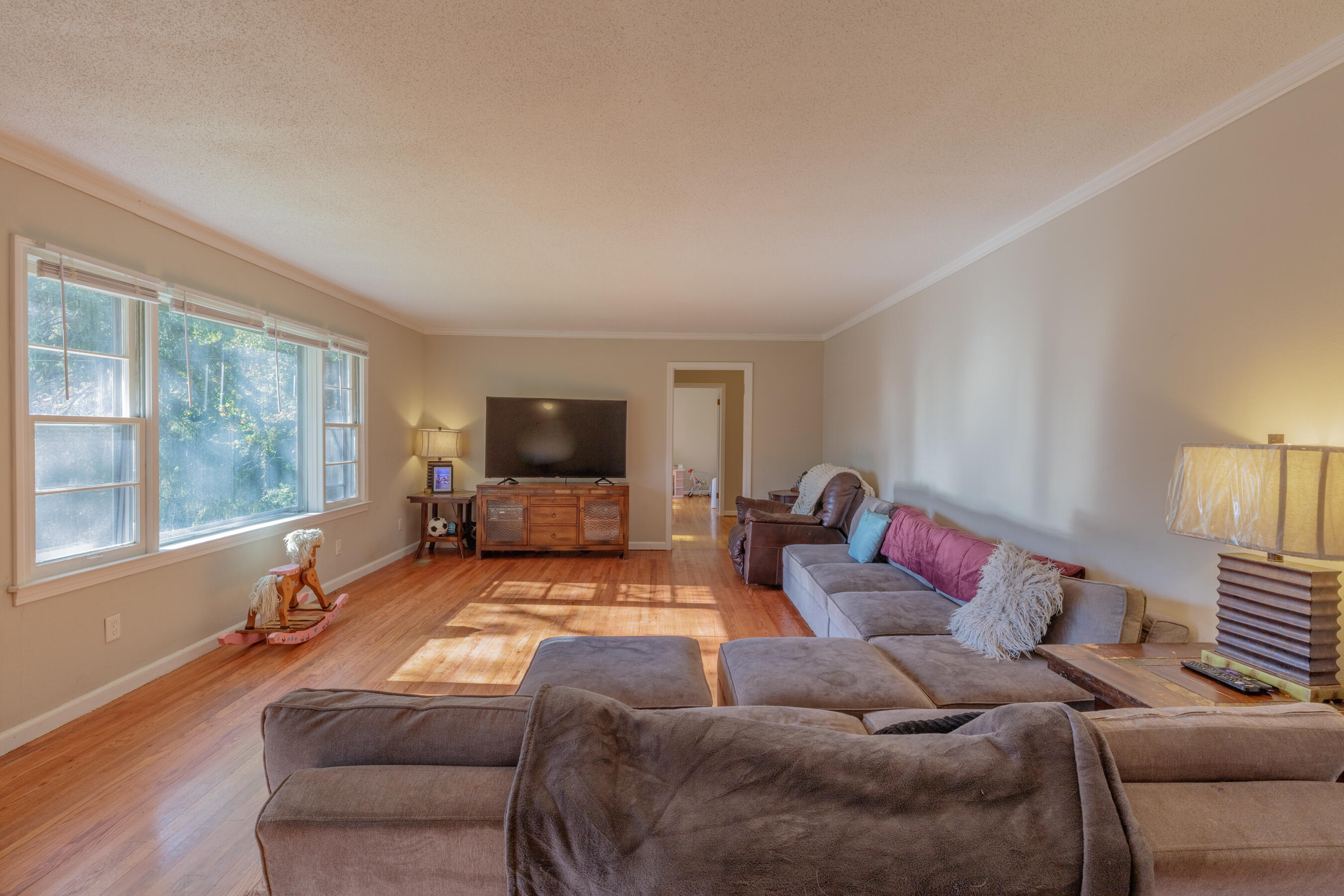 9851 Millsaps Street