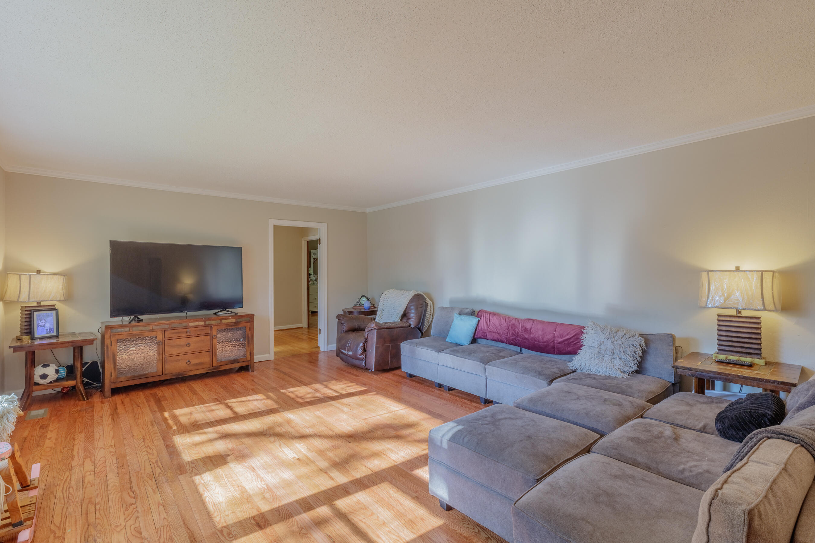 9851 Millsaps Street