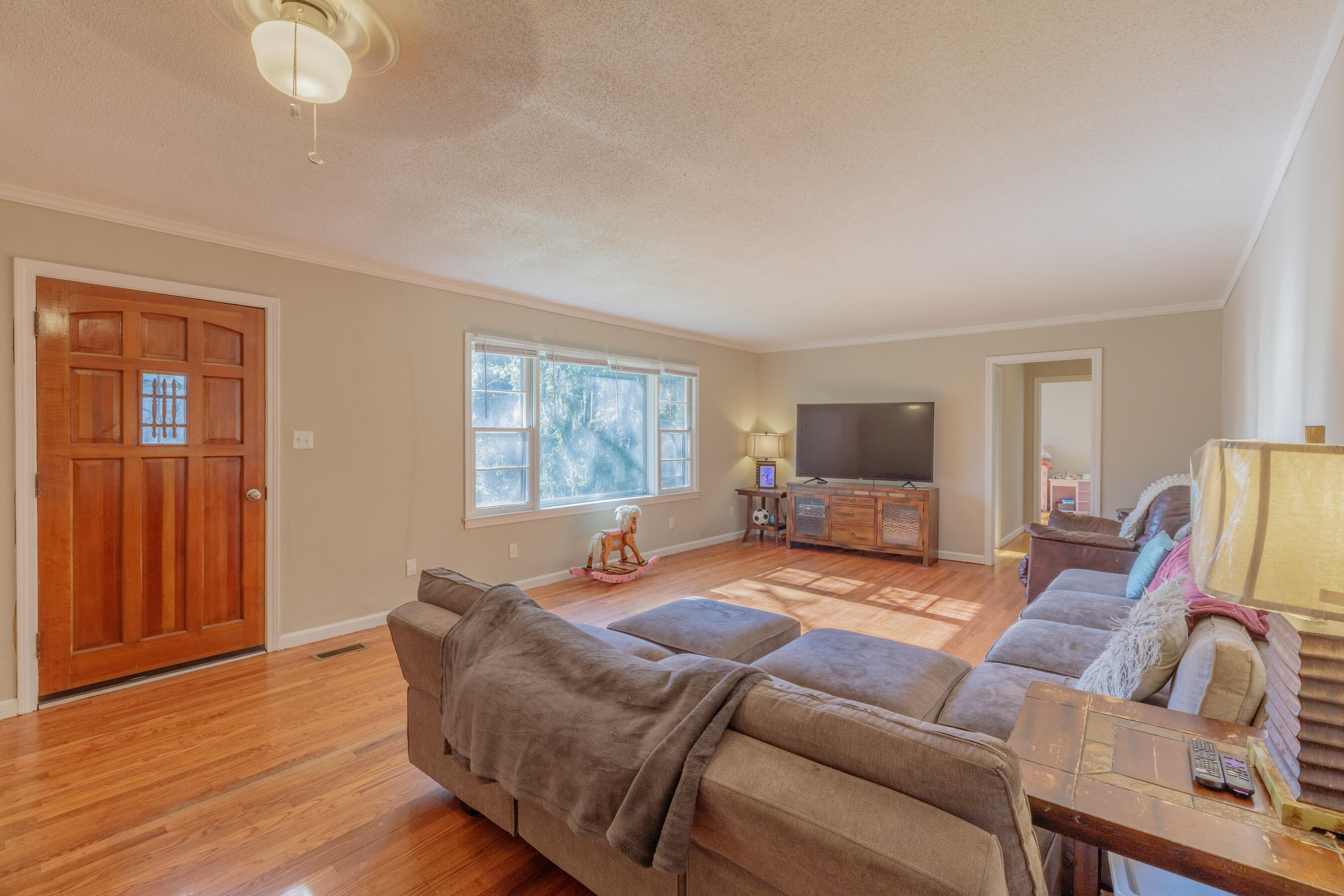 9851 Millsaps Street