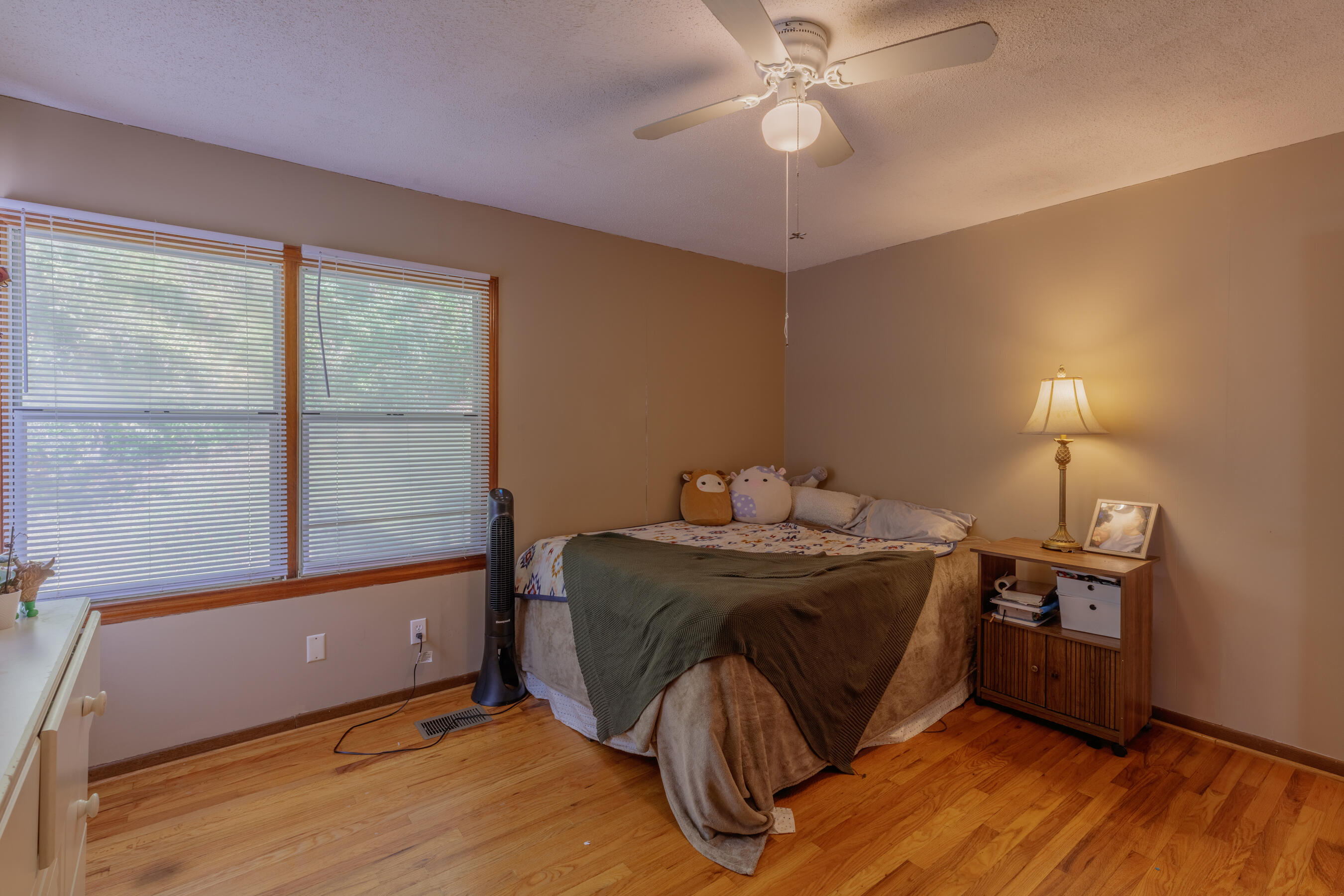 9851 Millsaps Street