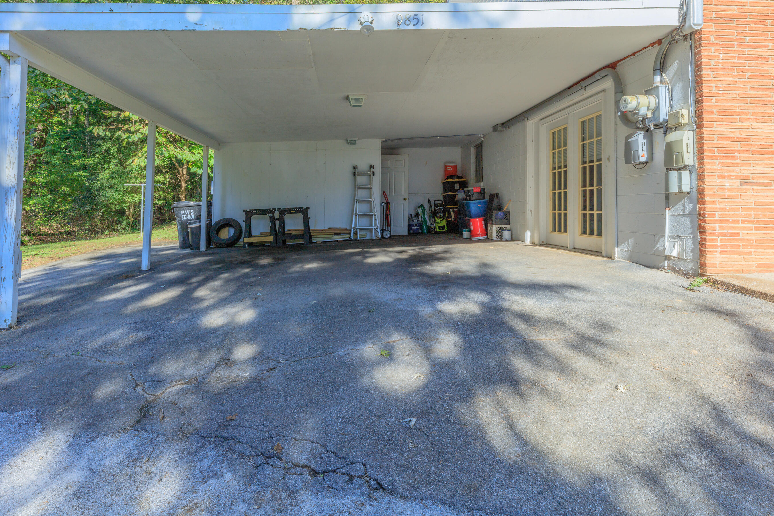 9851 Millsaps Street