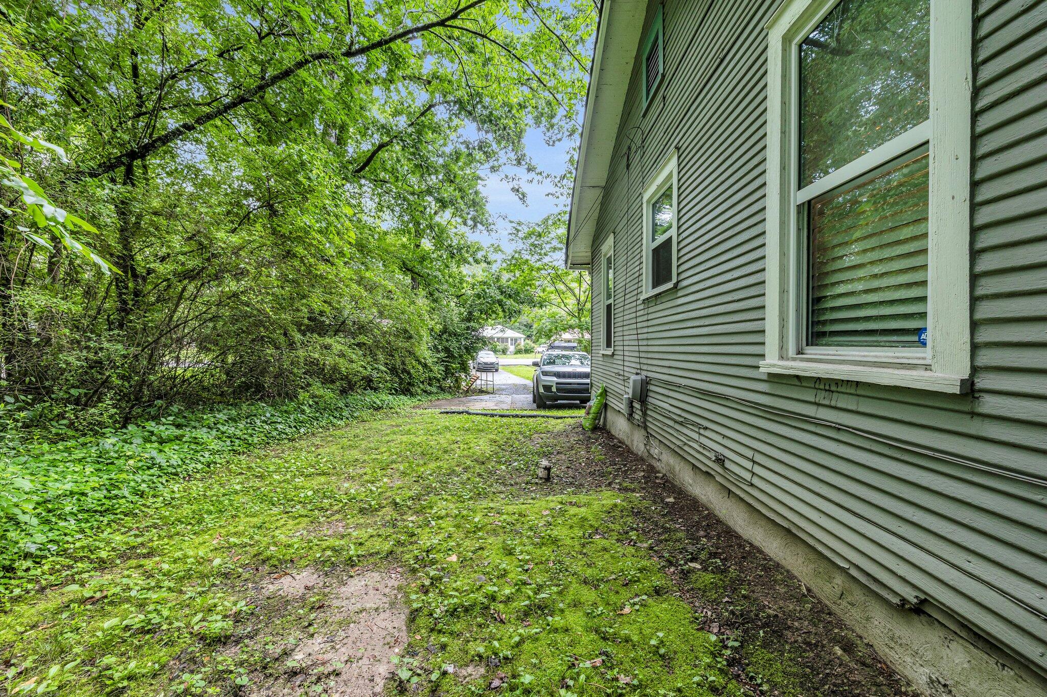 2106 Tunnel Boulevard