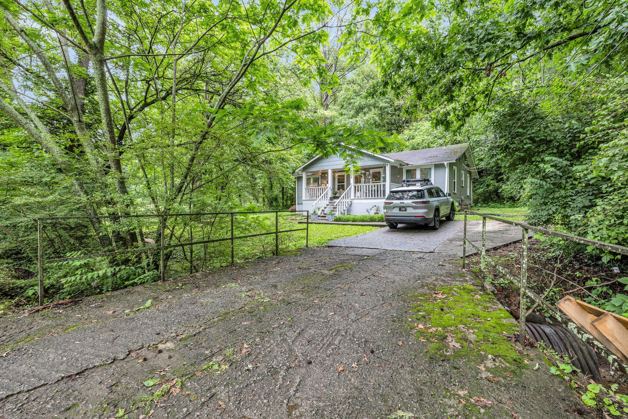 2106 Tunnel Boulevard