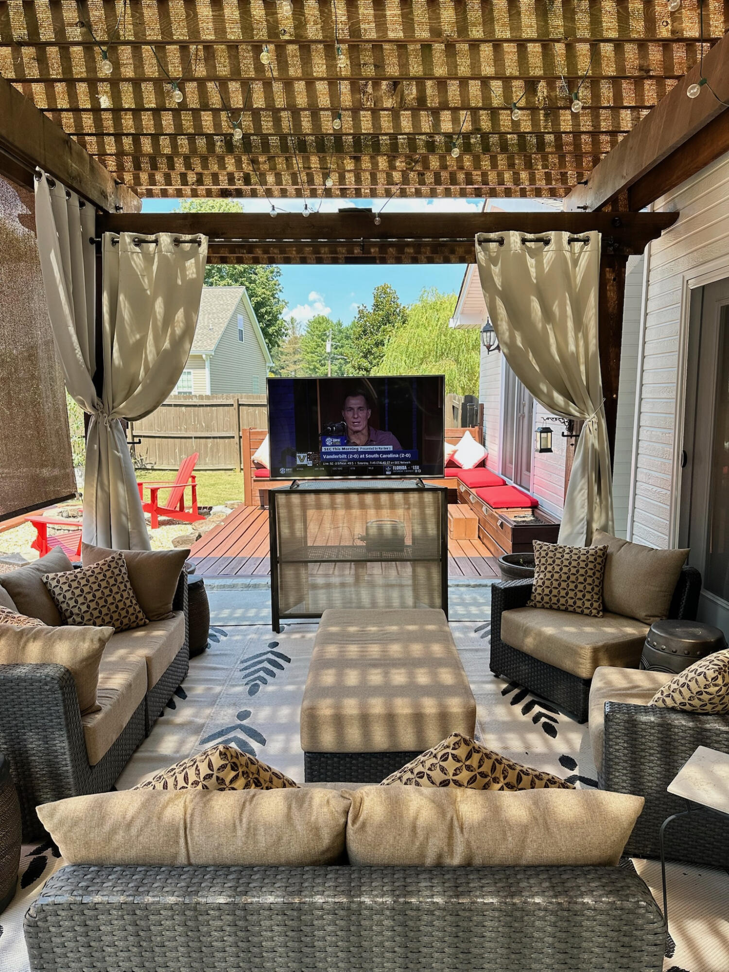 801 Thomas Avenue
