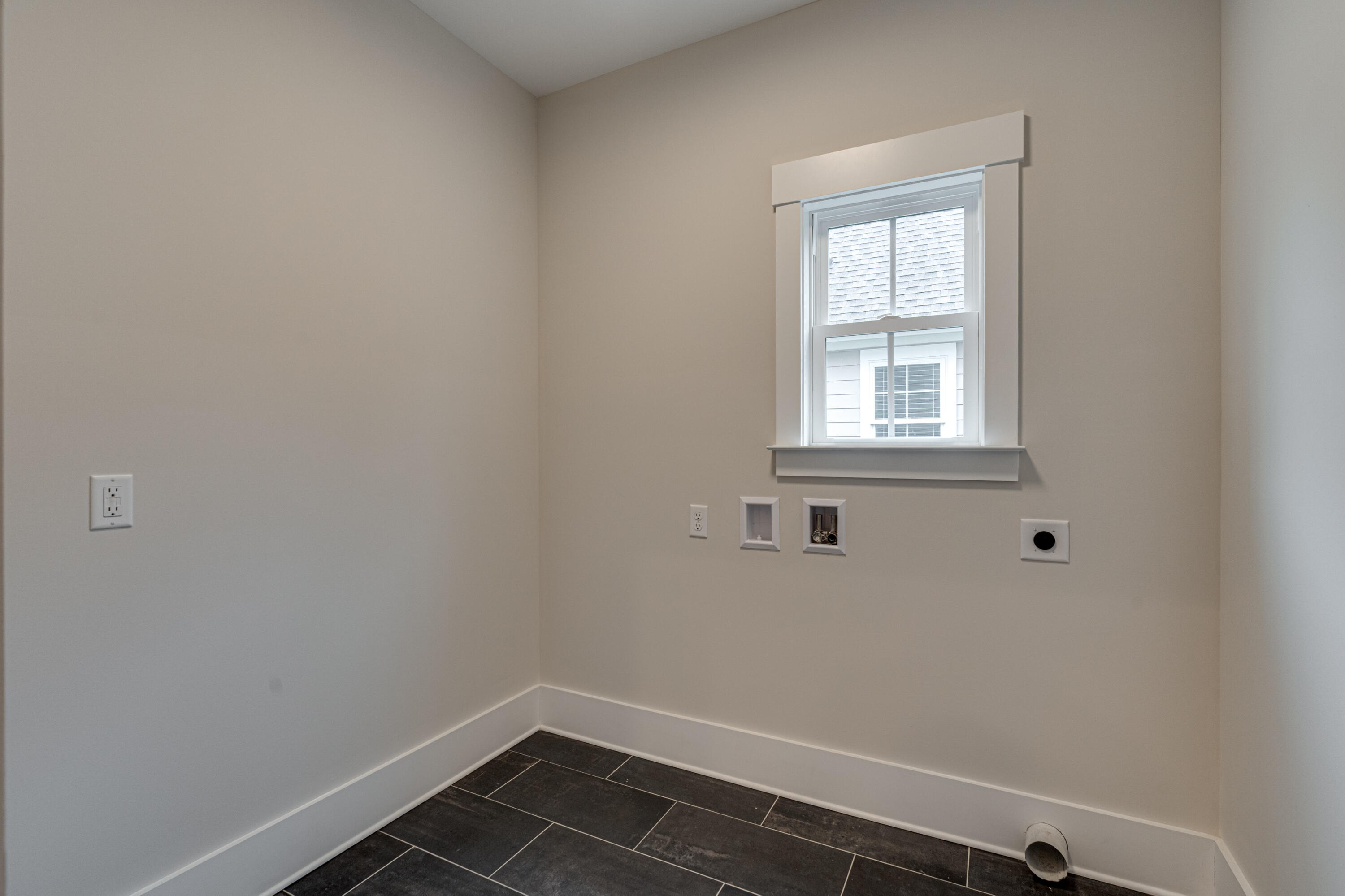 7433 Paxton Circle