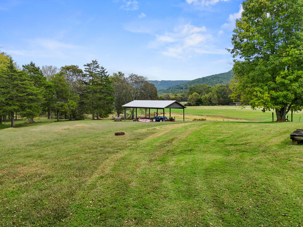 461 Richards Lane