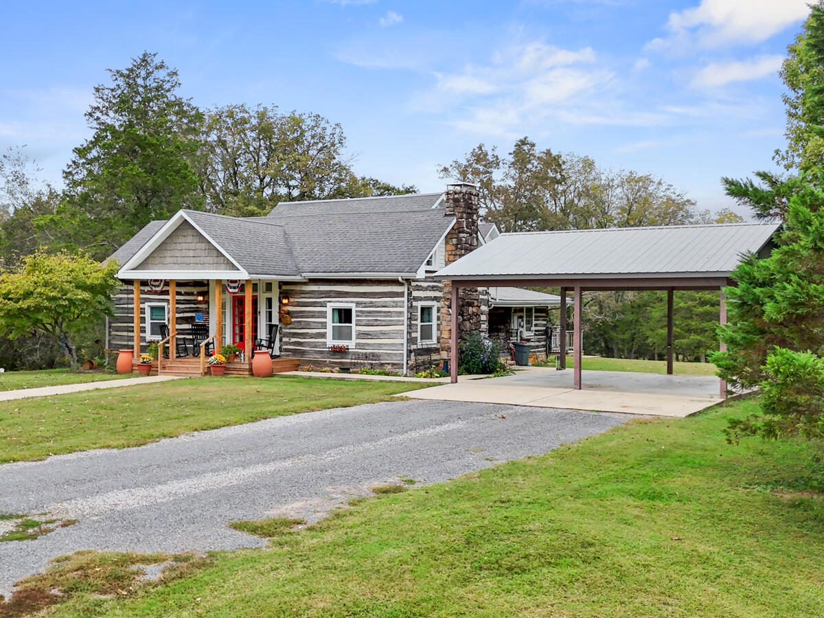 461 Richards Lane