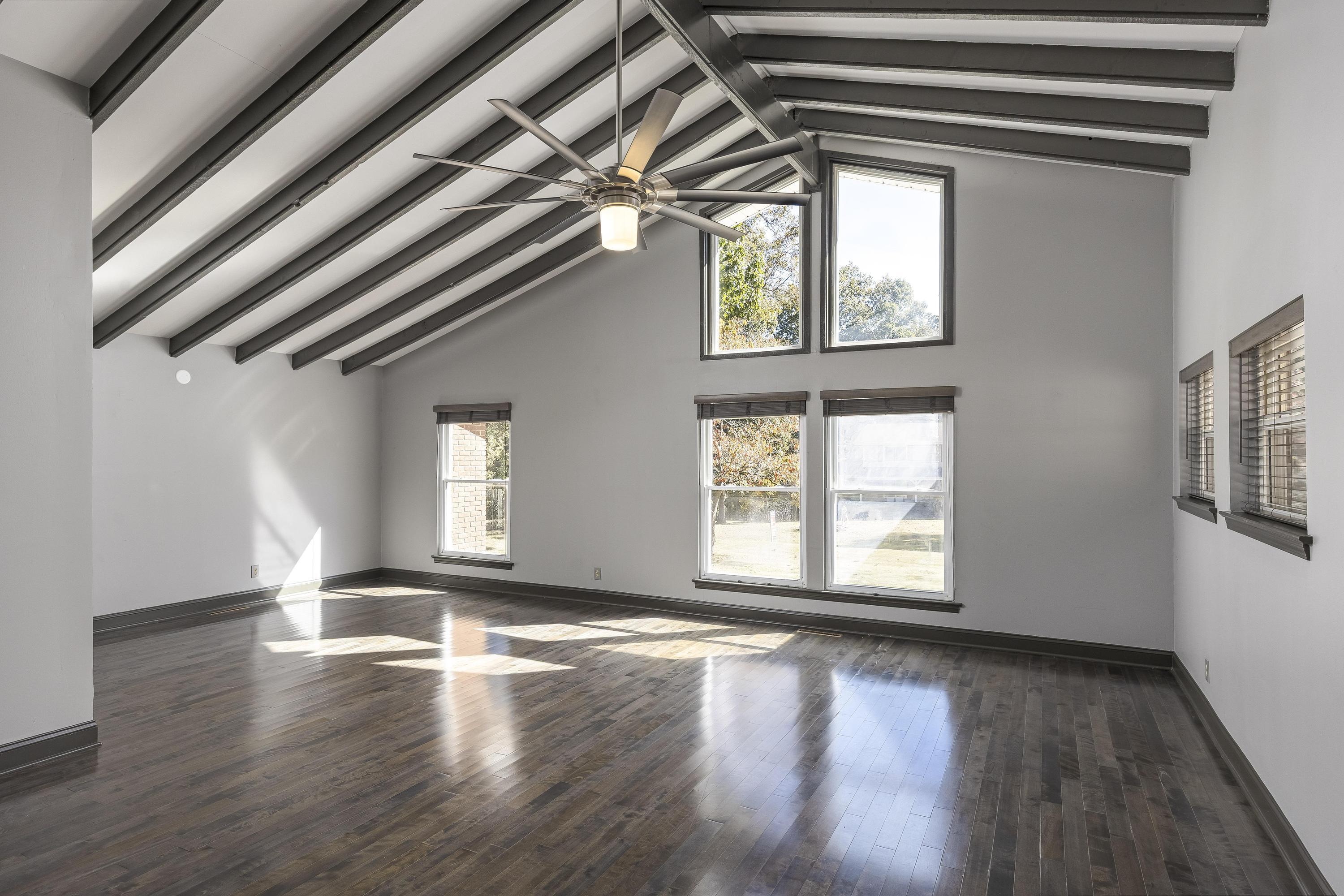 5821 Quail Hollow Circle