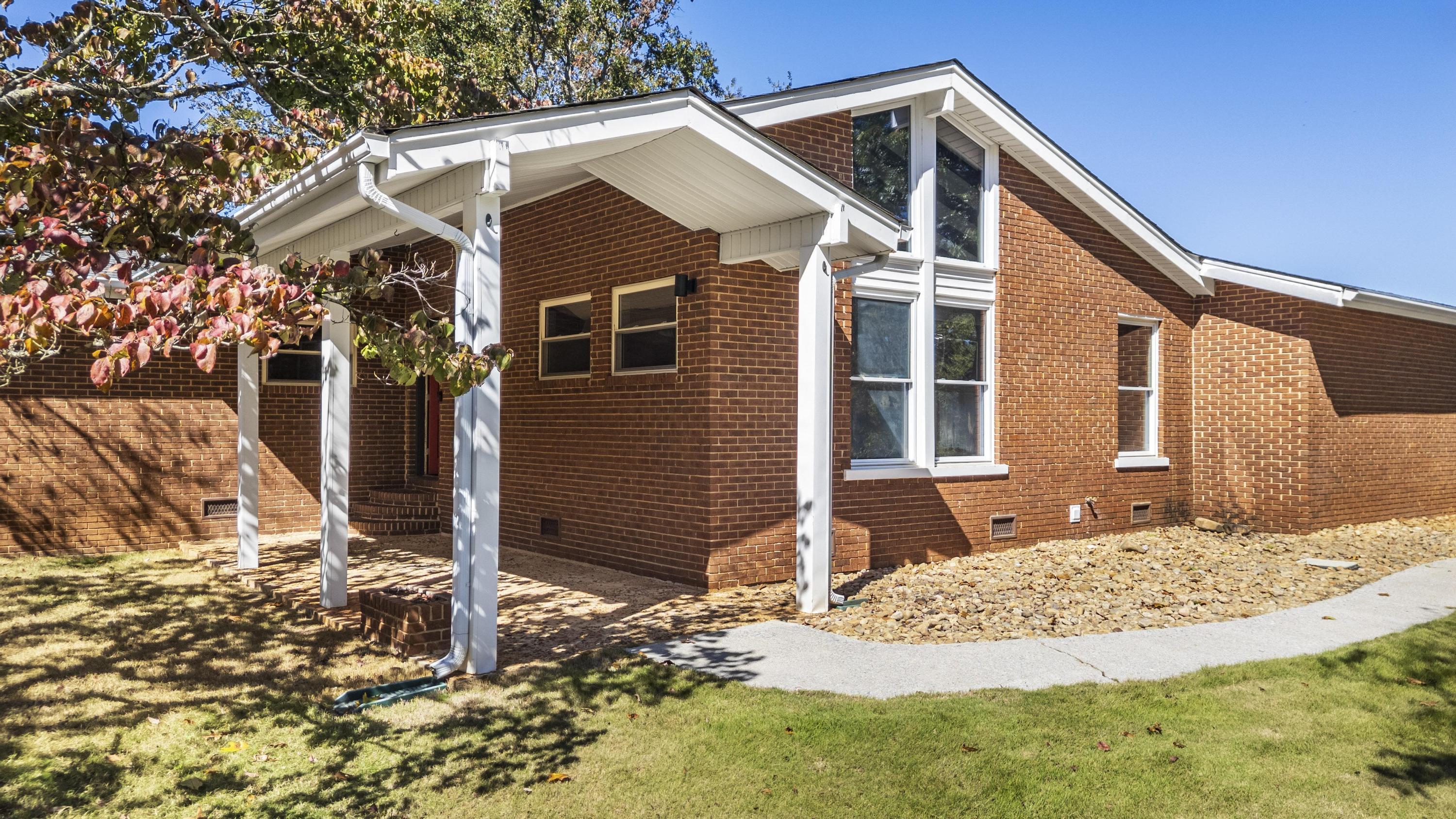 5821 Quail Hollow Circle