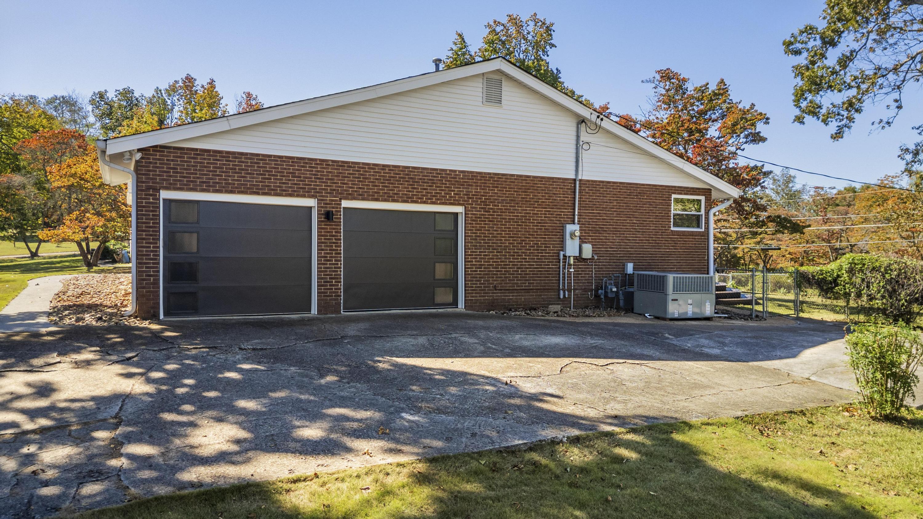 5821 Quail Hollow Circle