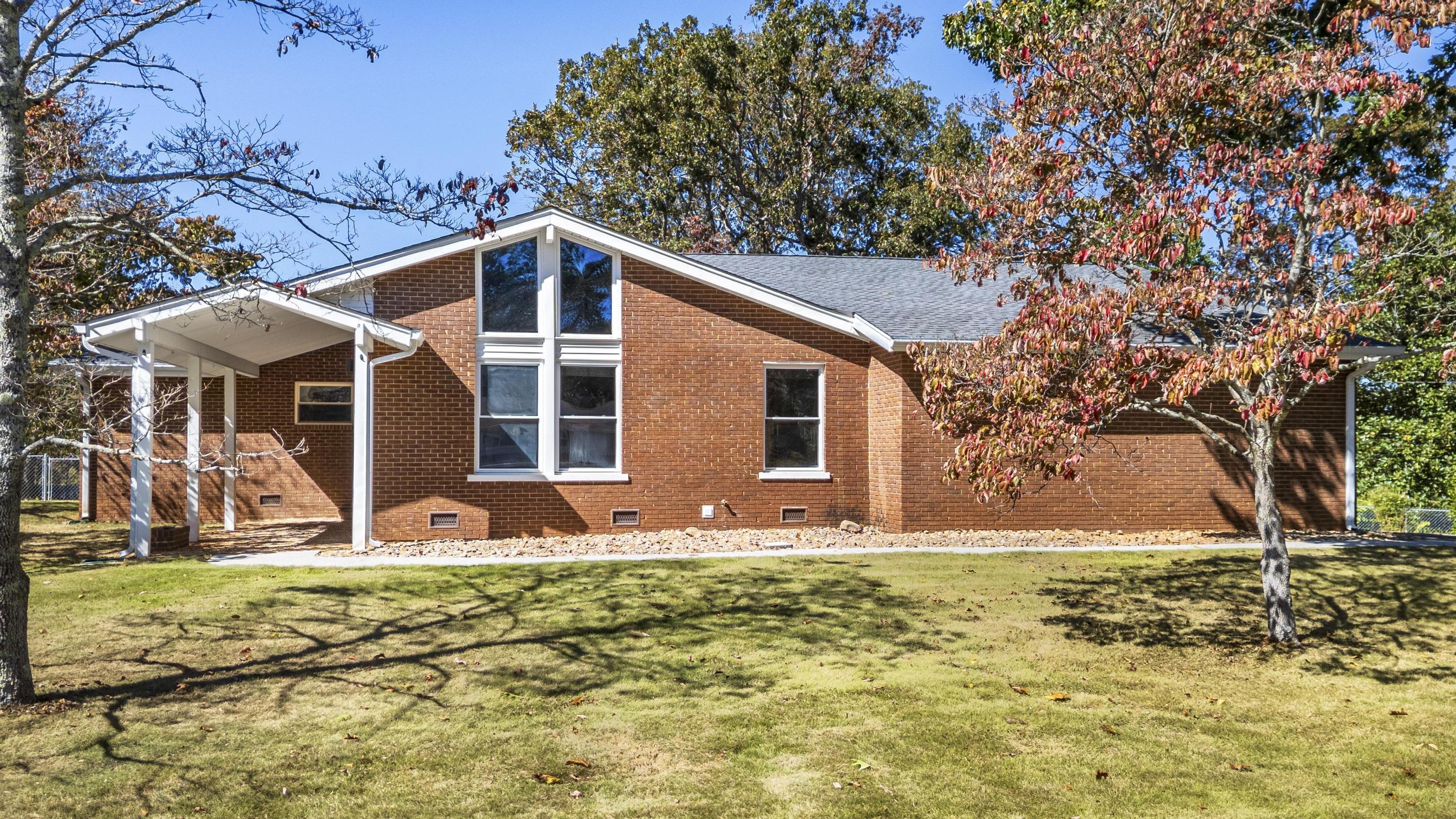 5821 Quail Hollow Circle