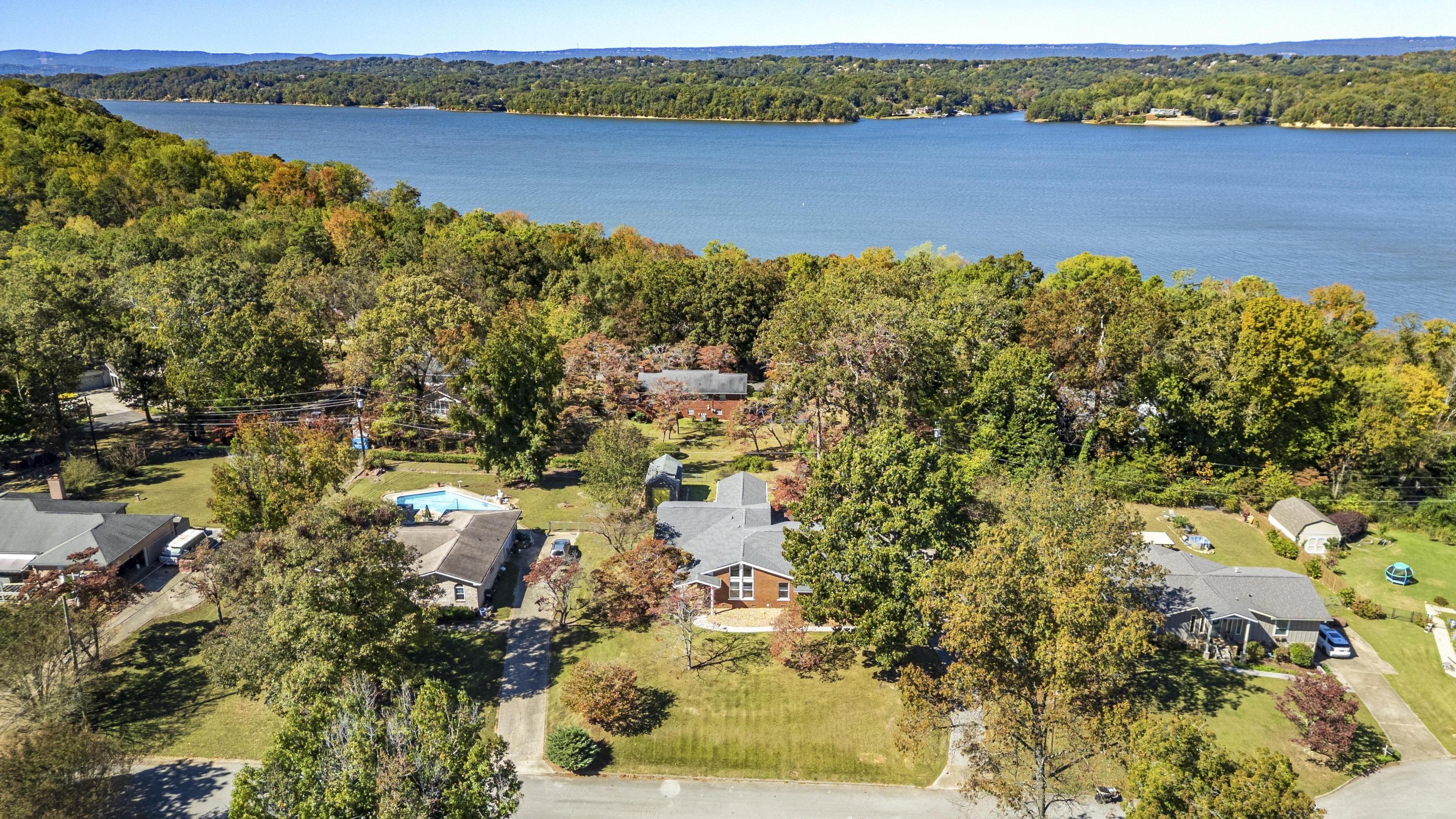 5821 Quail Hollow Circle