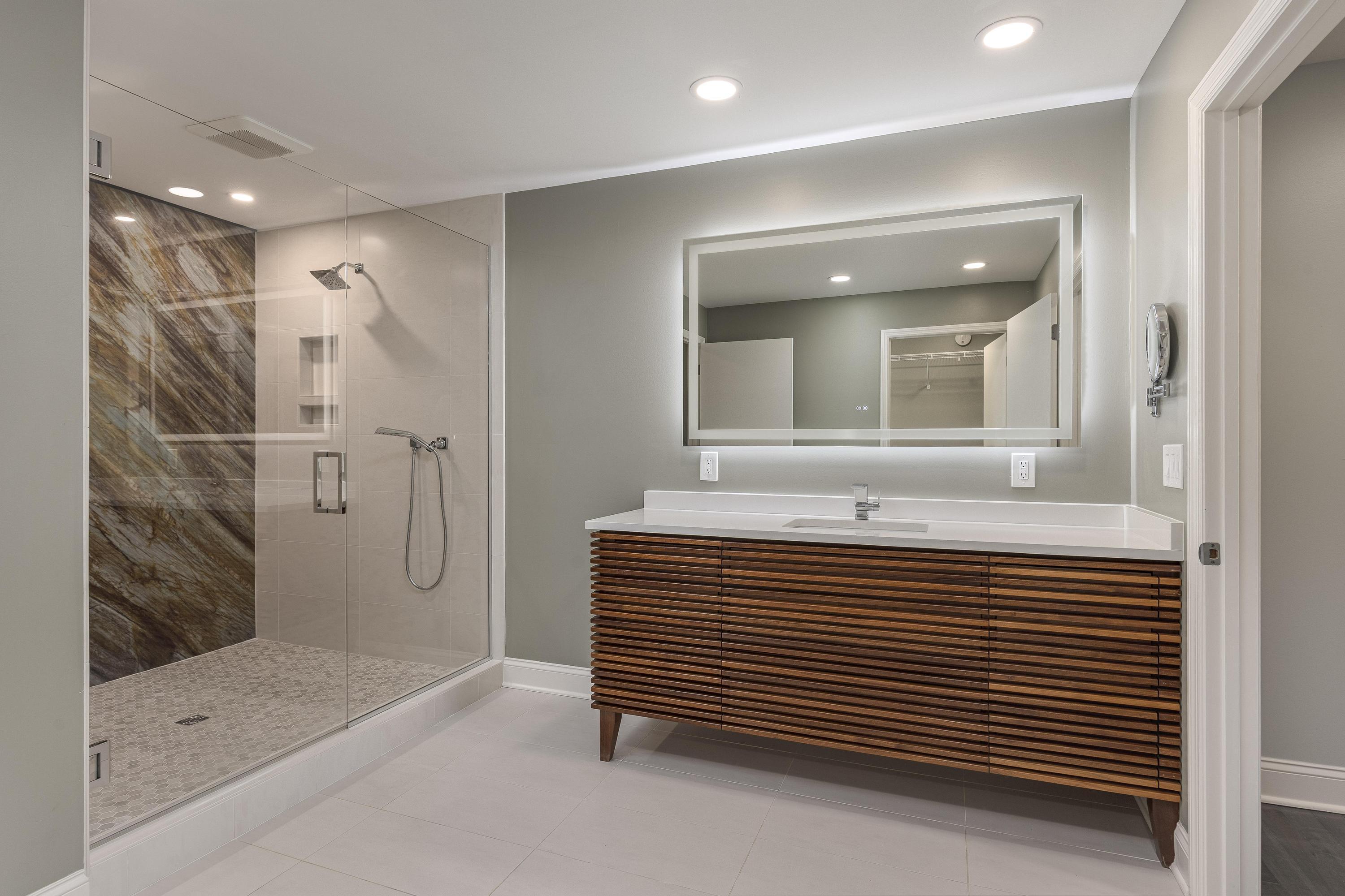 5821 Quail Hollow Circle