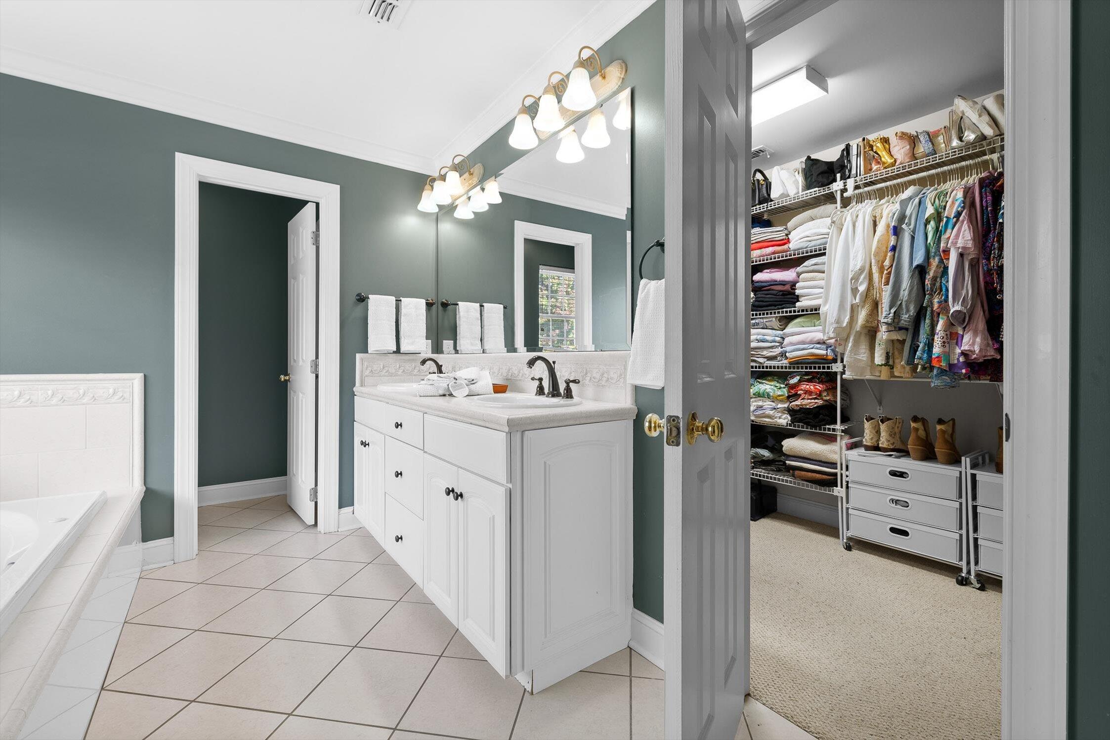 4571 Cummings Cove Drive