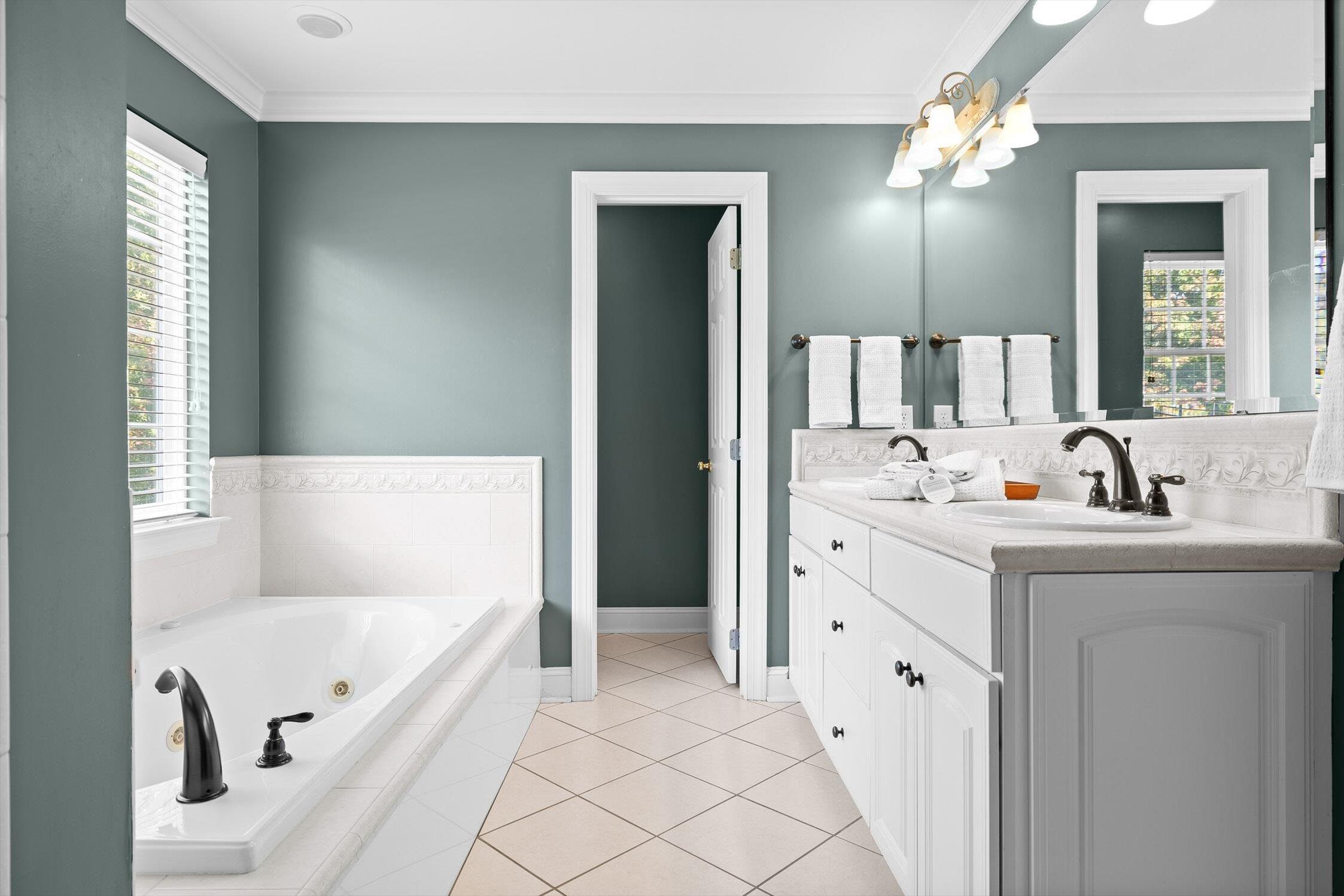 4571 Cummings Cove Drive