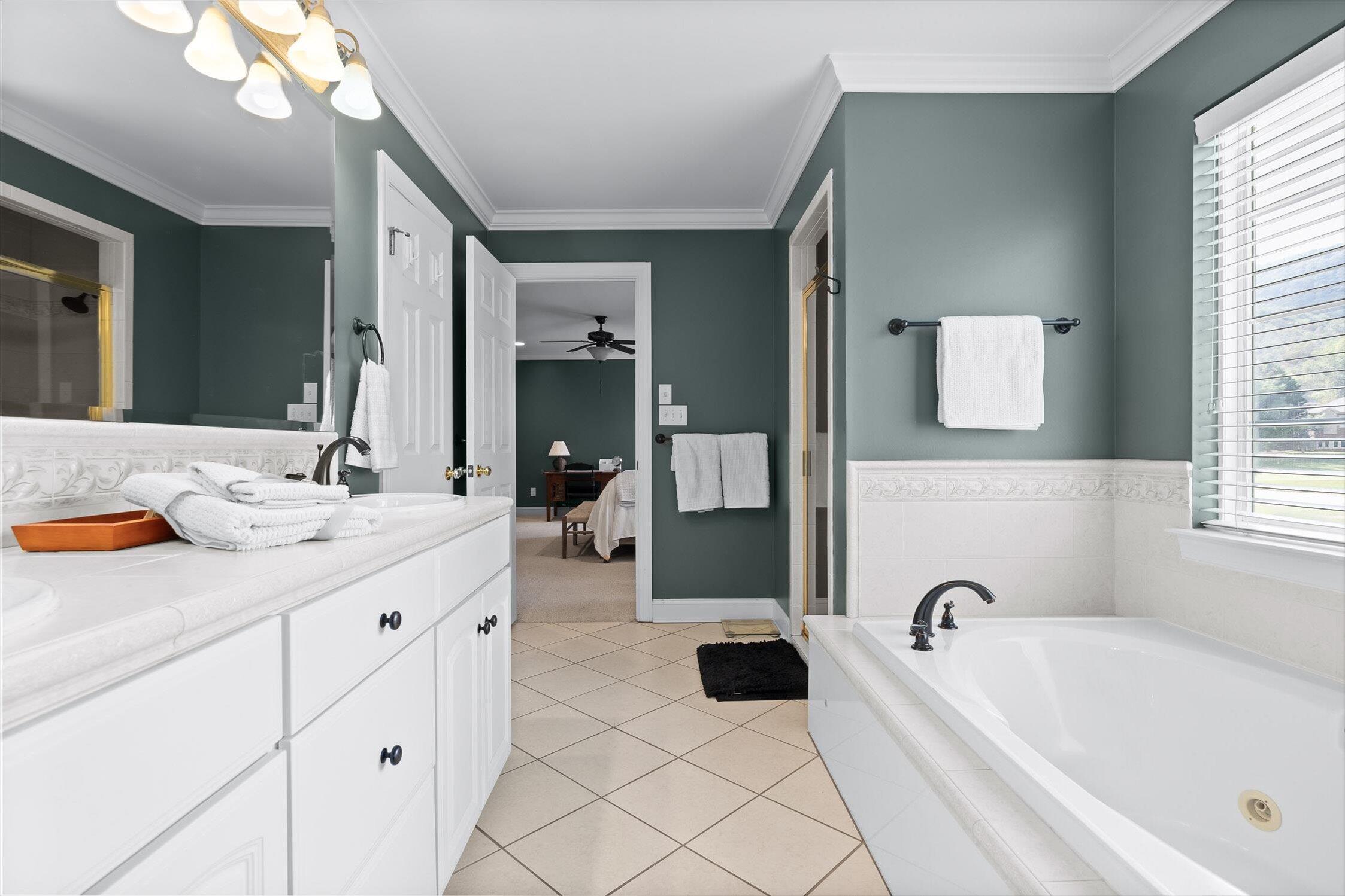 4571 Cummings Cove Drive