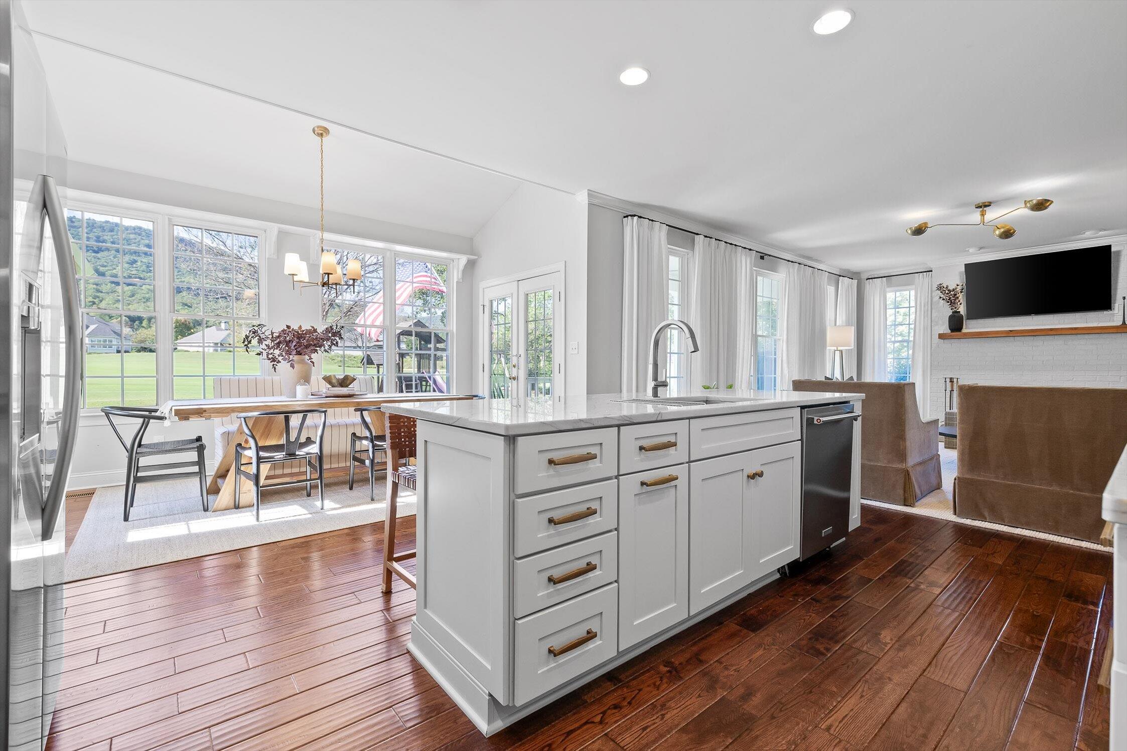 4571 Cummings Cove Drive