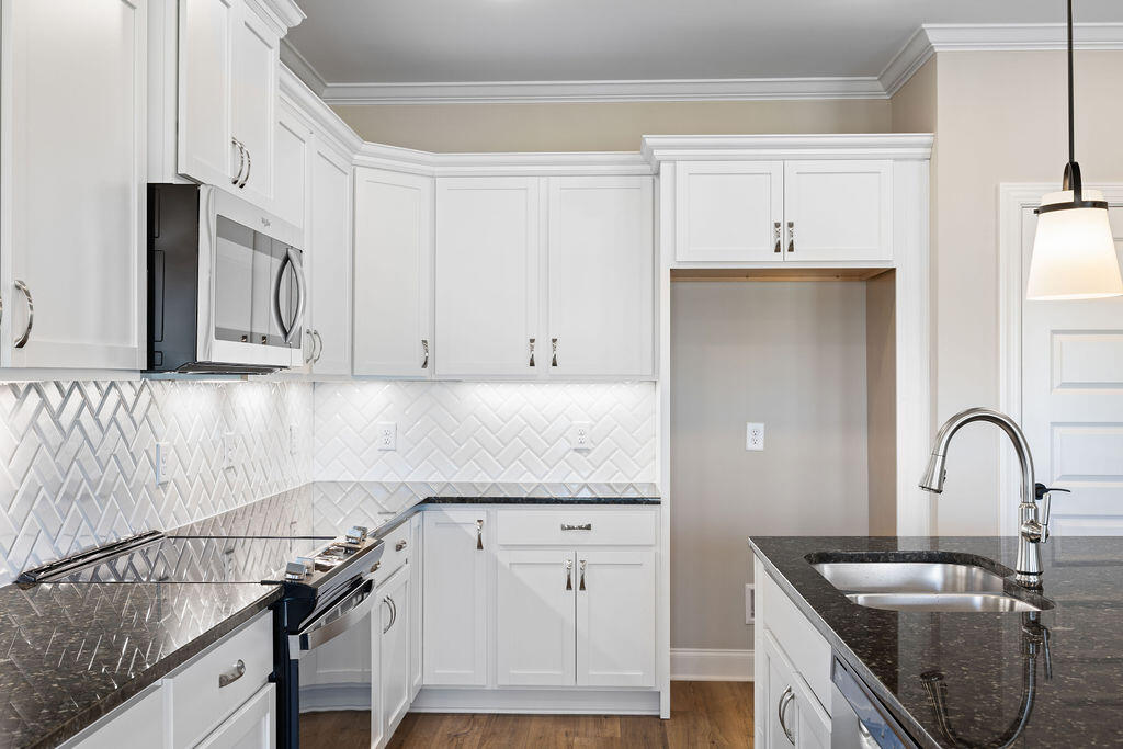 3034 Discovery Drive NW