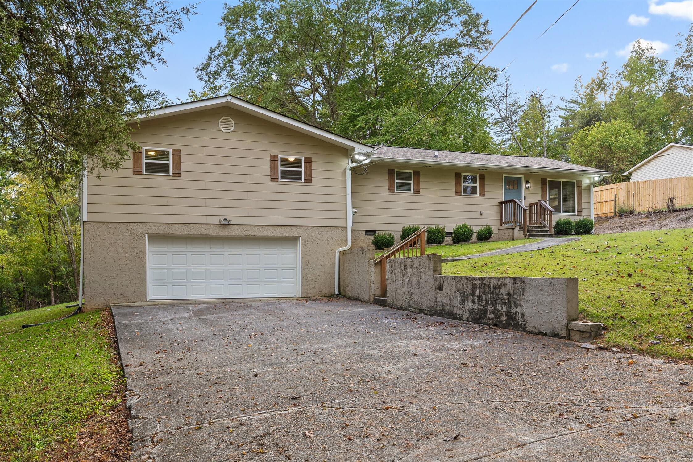 1054 Hillcrest Road