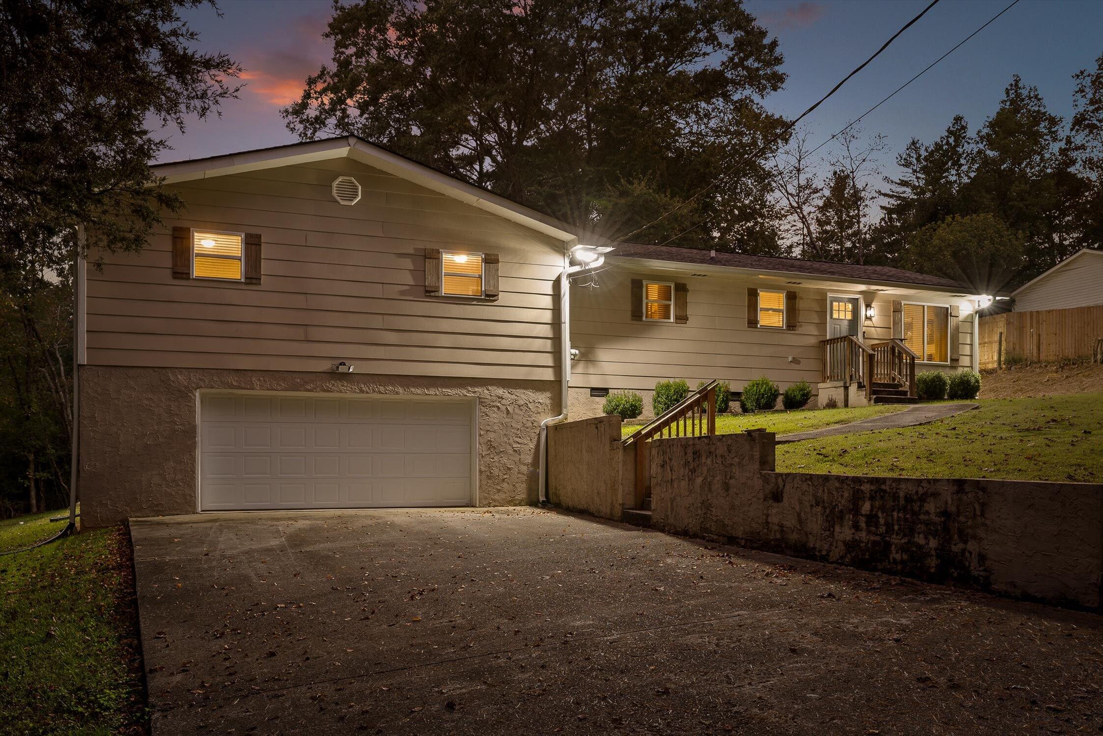 1054 Hillcrest Road