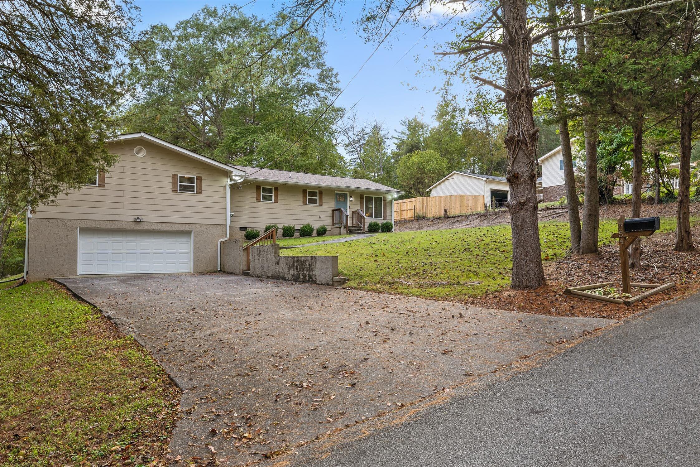 1054 Hillcrest Road