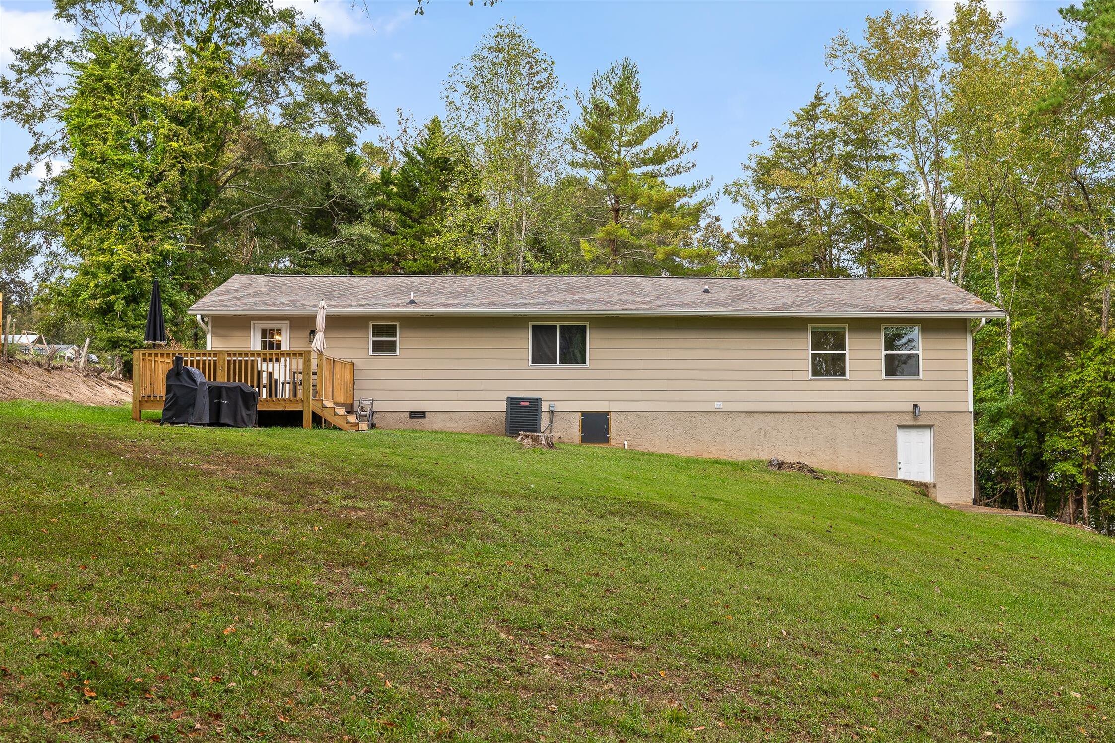 1054 Hillcrest Road