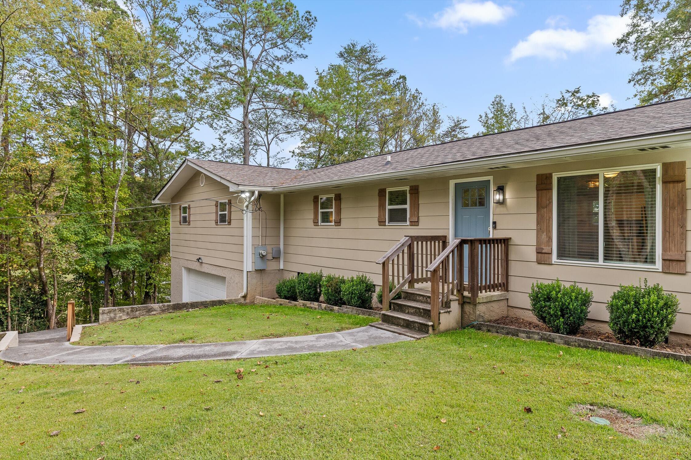 1054 Hillcrest Road