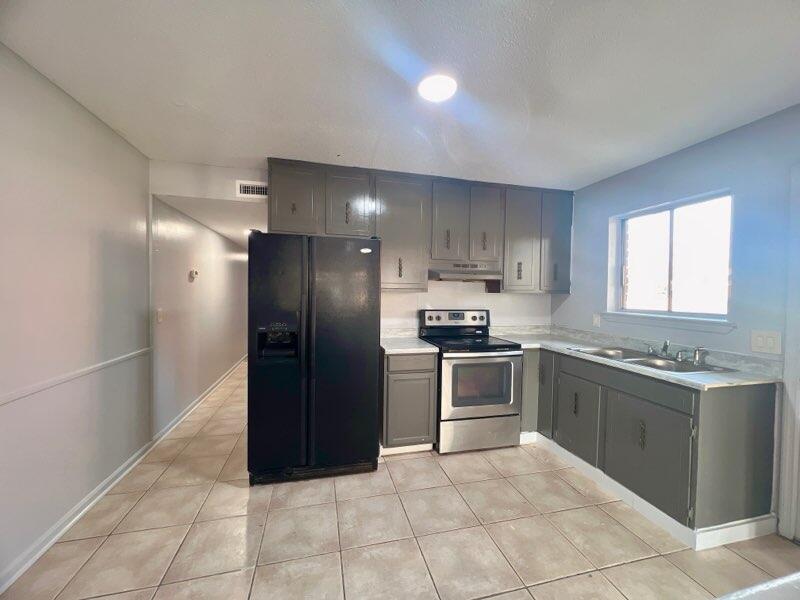 6105 Wentworth Avenue