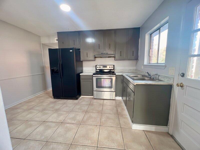 6105 Wentworth Avenue