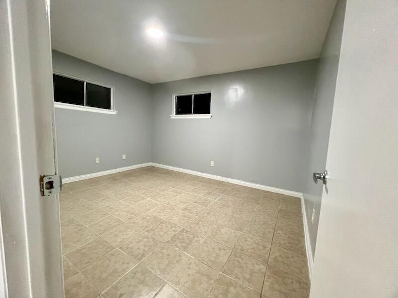 6105 Wentworth Avenue