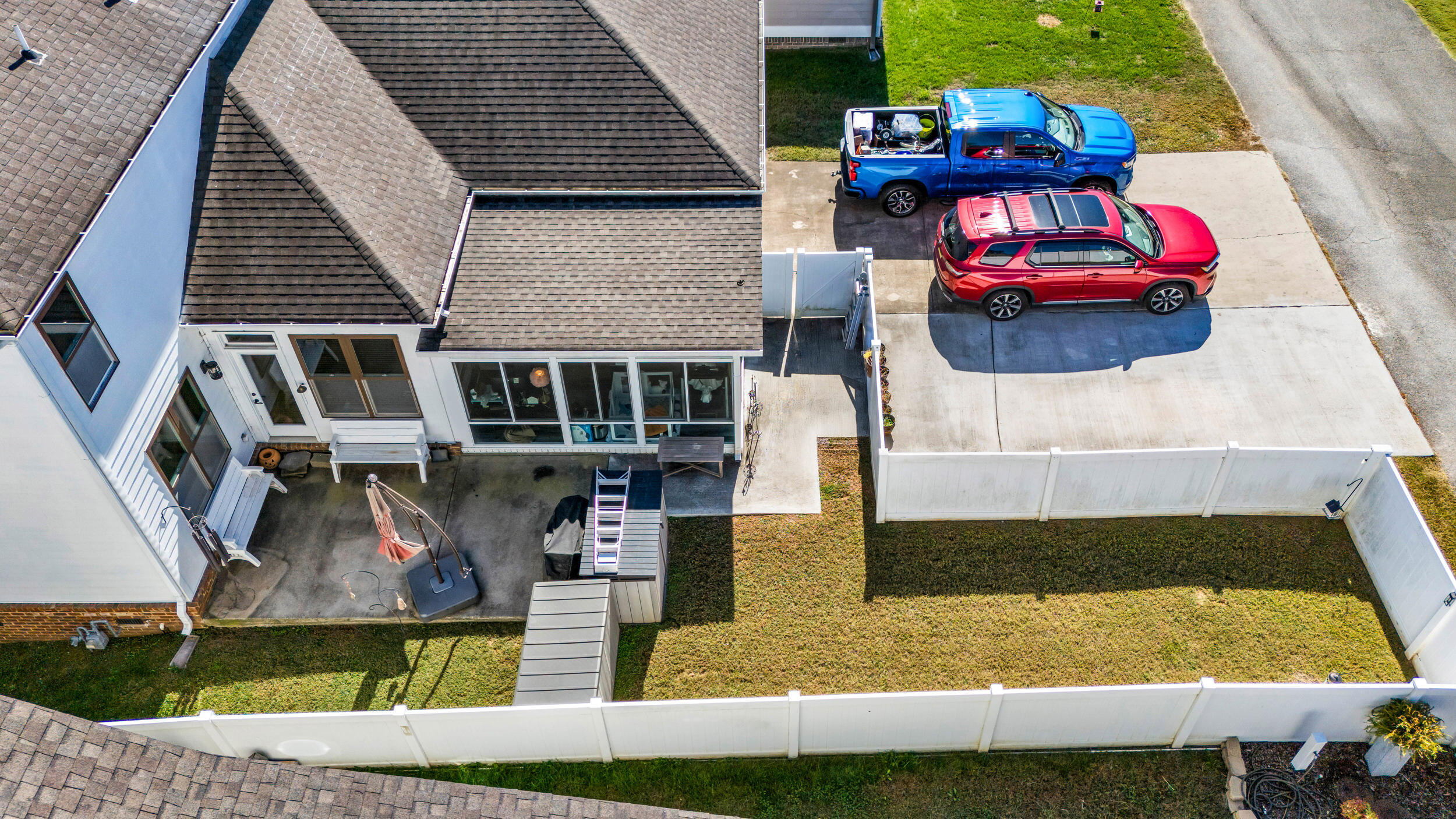 9564 Rookwood Circle